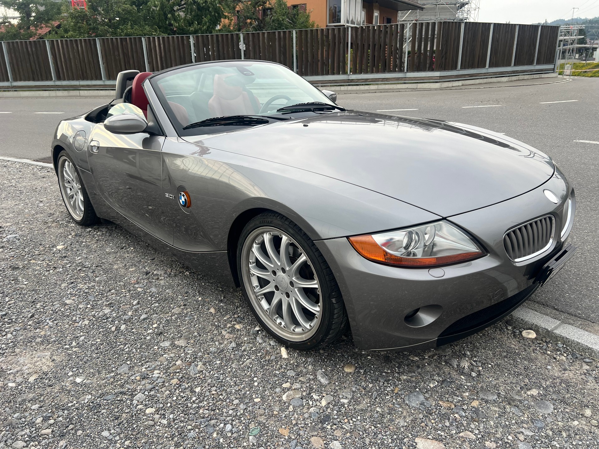 BMW 3.0i-image-2