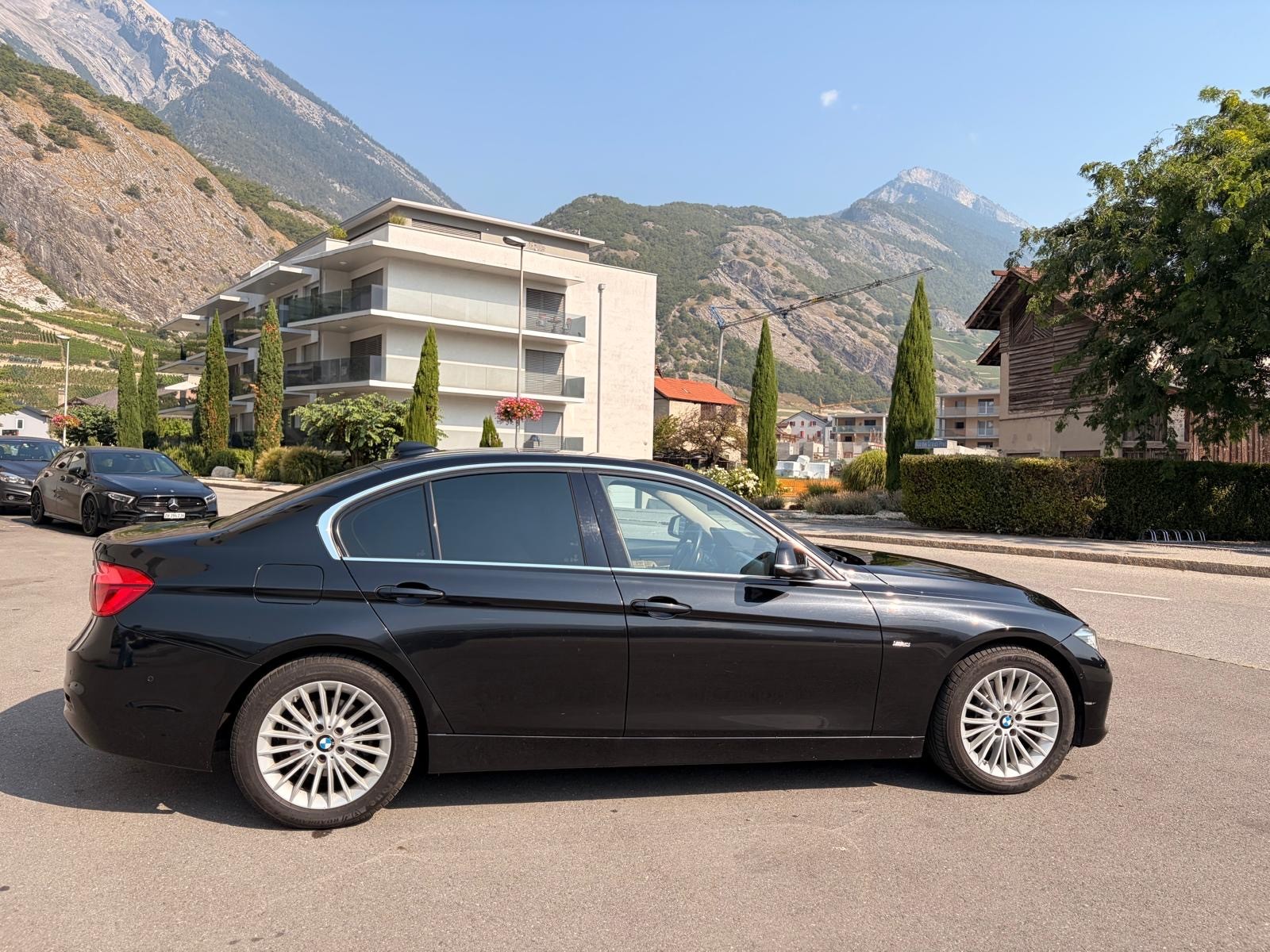 BMW 320d xDrive Luxury Line Steptronic-image-6