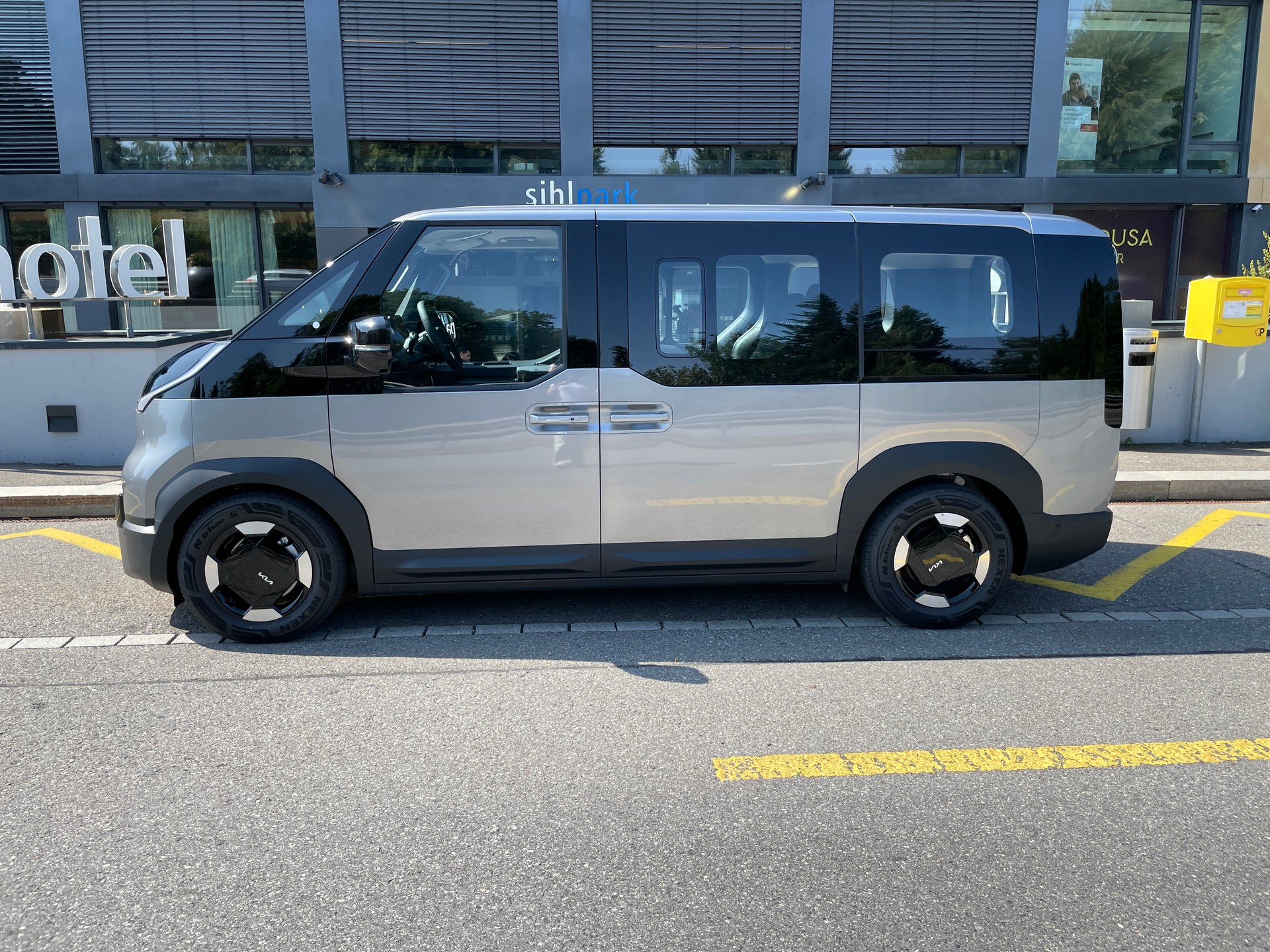 KIA PV5 71.2 kWh Elite mit AHK-image-13