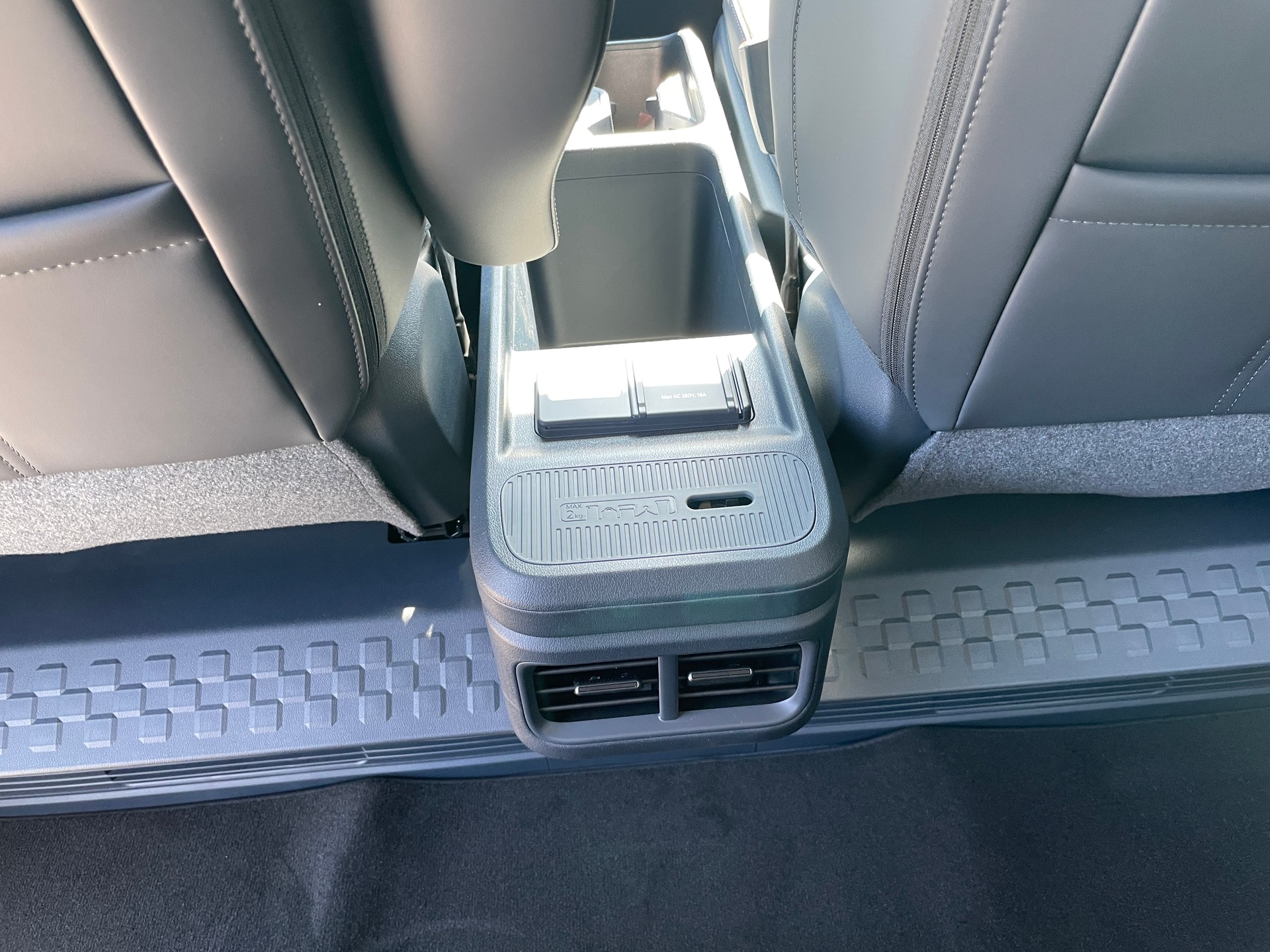 KIA PV5 71.2 kWh Elite mit AHK-image-20