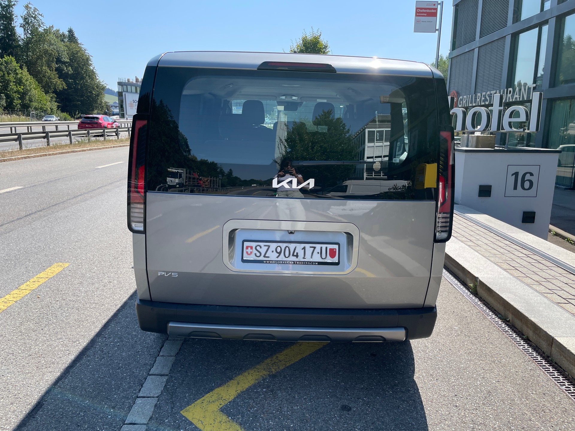 KIA PV5 71.2 kWh Elite mit AHK-image-6