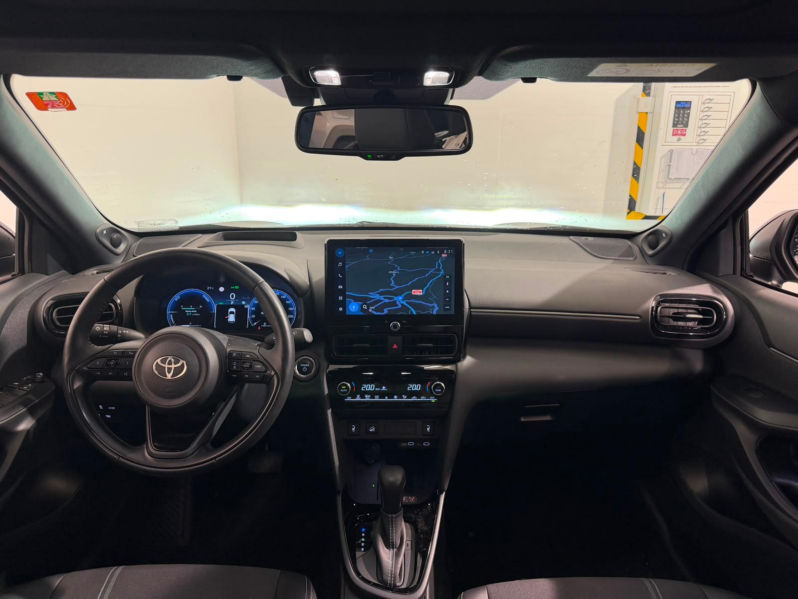 TOYOTA Yaris Cross 1.5 VVT-i HSD Premiere Edition AWD-i-image-5