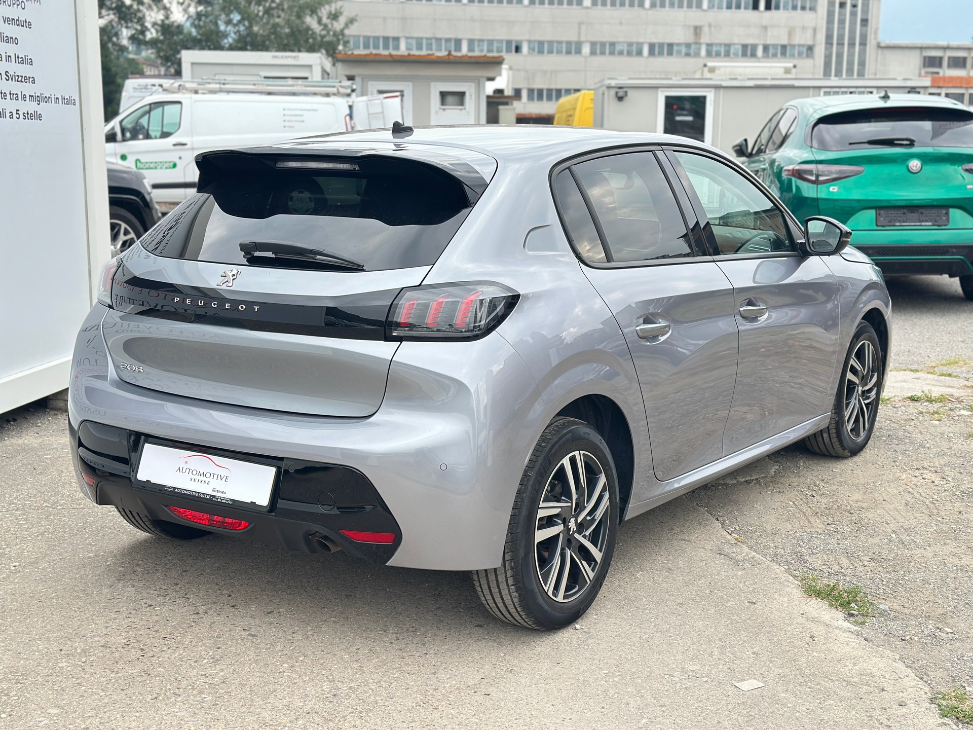 PEUGEOT 208 1.2 PureTech Allure EAT8-image-5