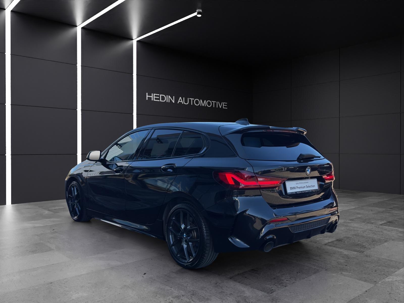 BMW M135i xDrive-showroom-element-3