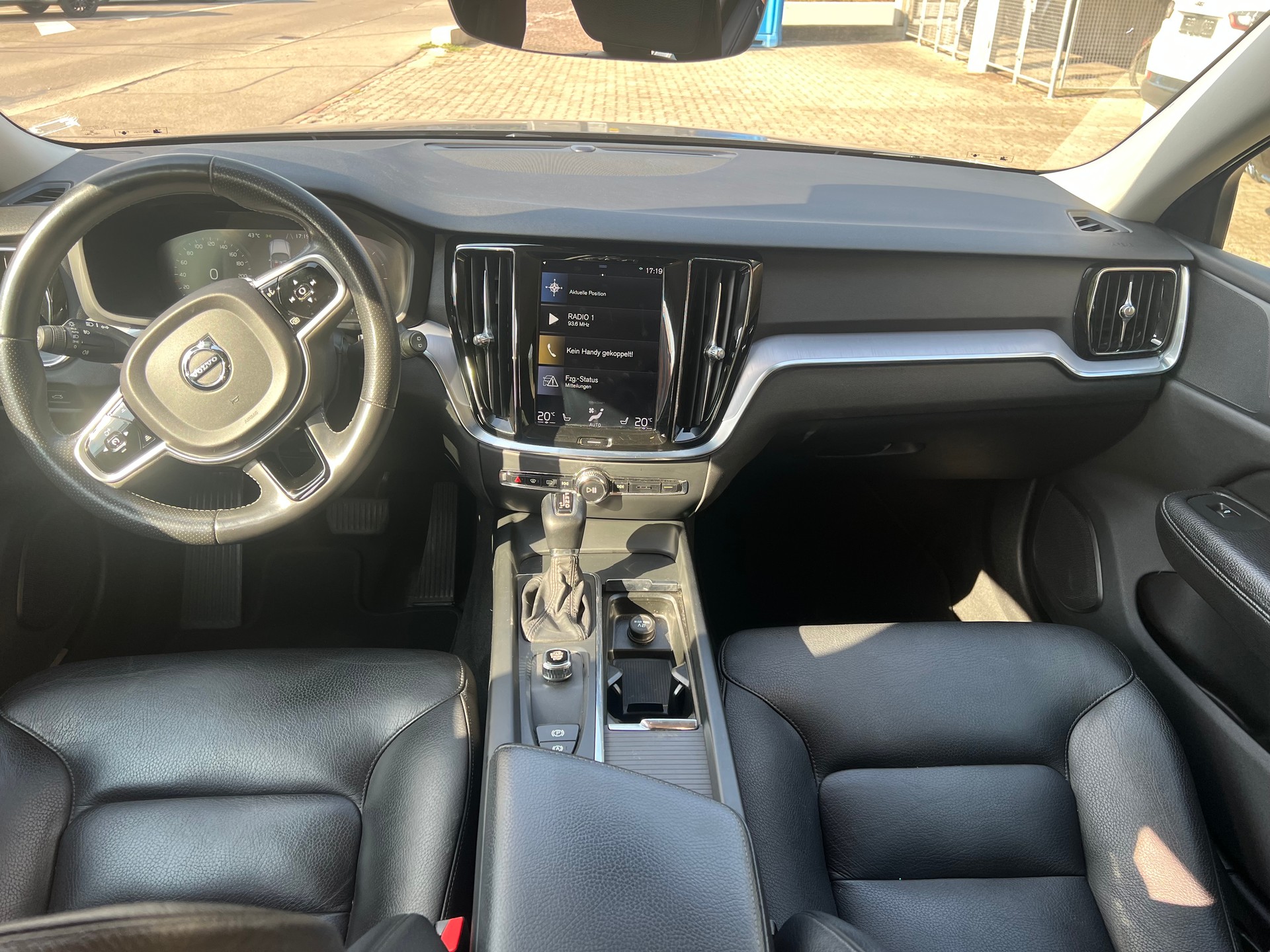 VOLVO V60 D4 AWD R-Design Geartronic-image-7