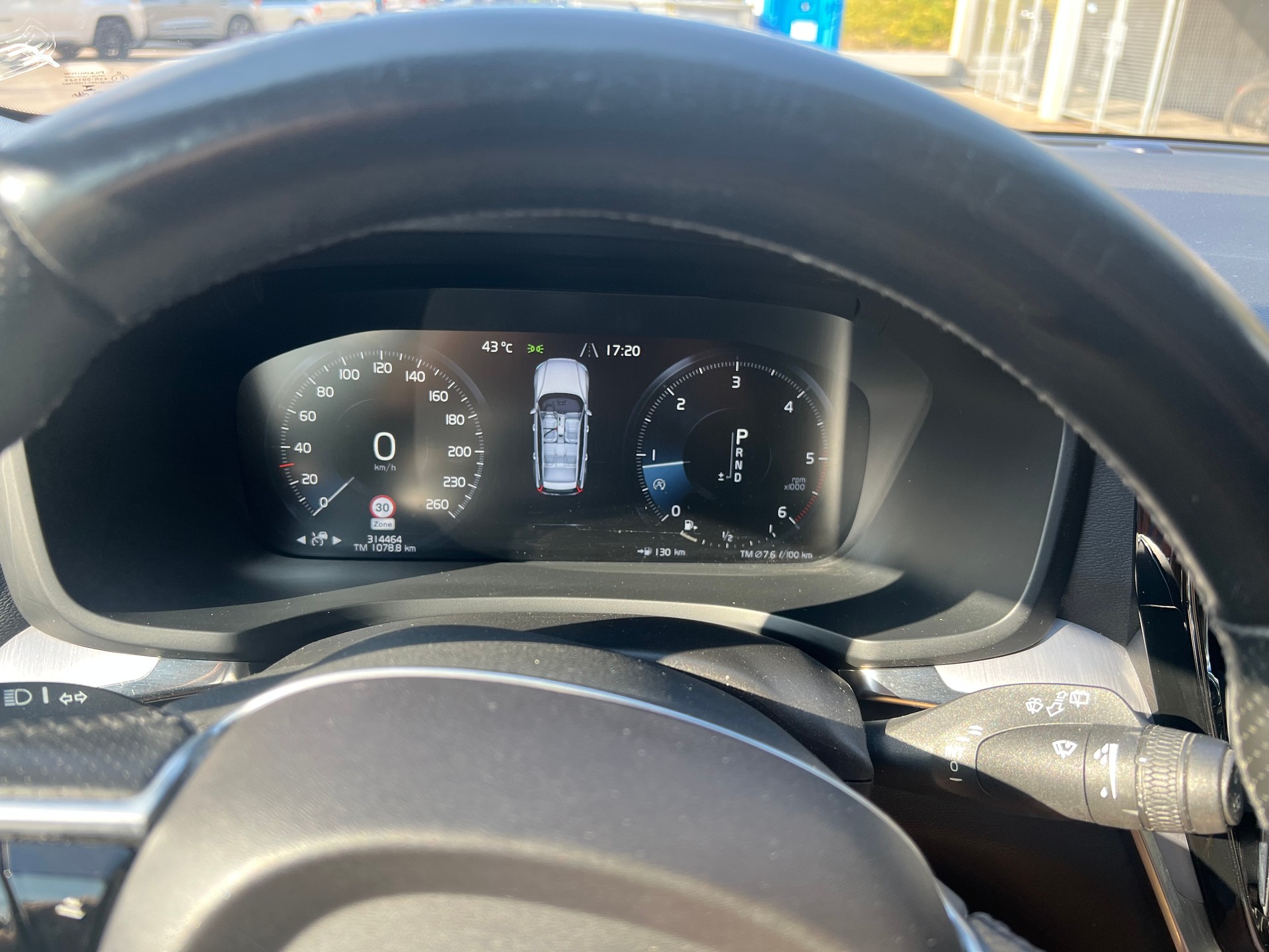 VOLVO V60 D4 AWD R-Design Geartronic-image-10