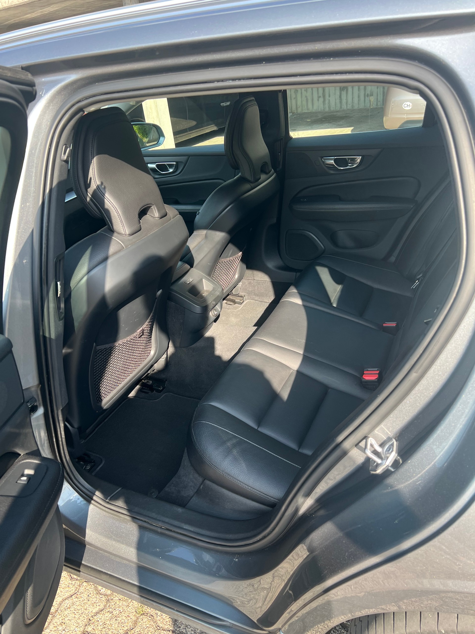 VOLVO V60 D4 AWD R-Design Geartronic-image-6