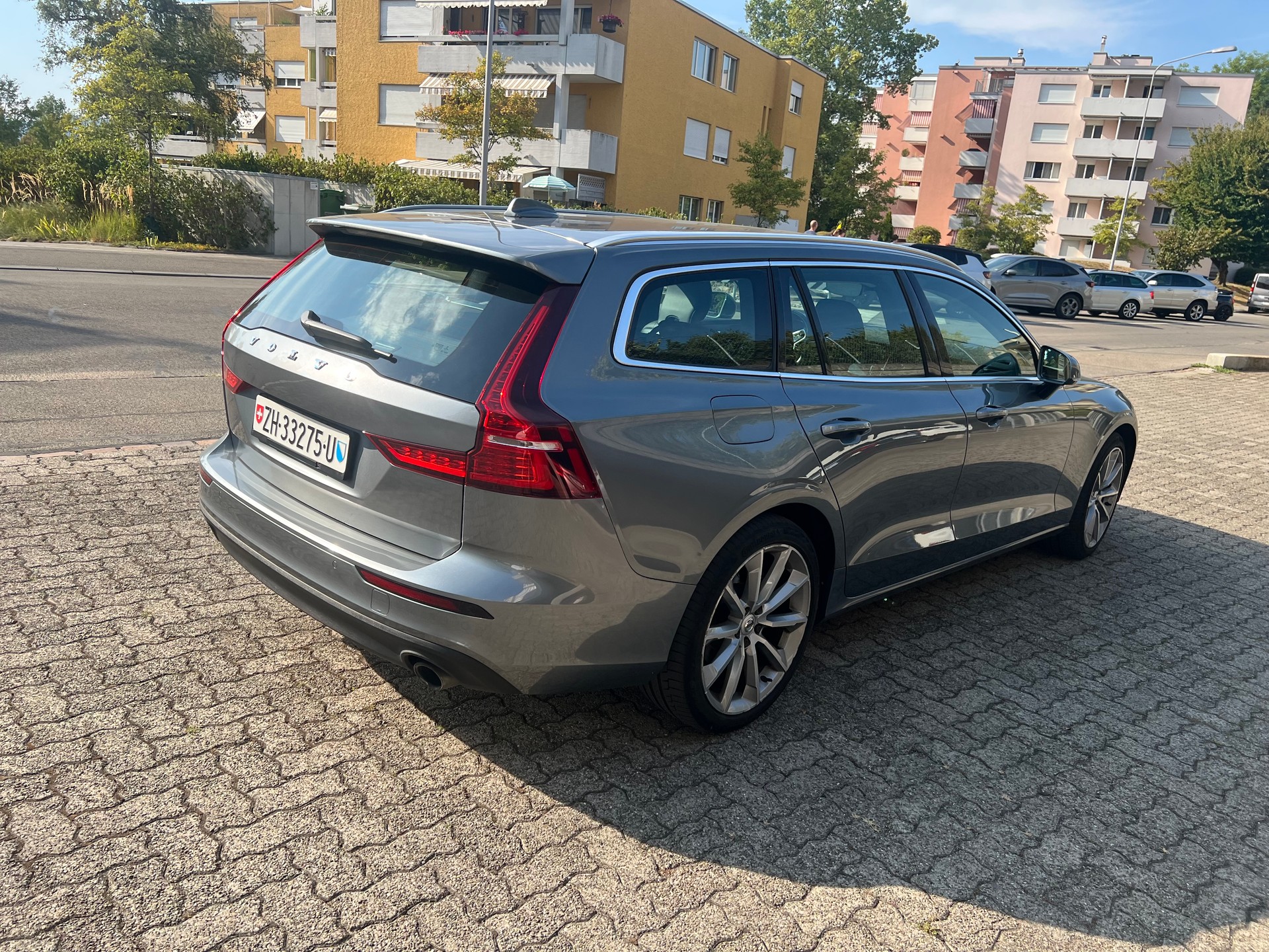 VOLVO V60 D4 AWD R-Design Geartronic-image-3