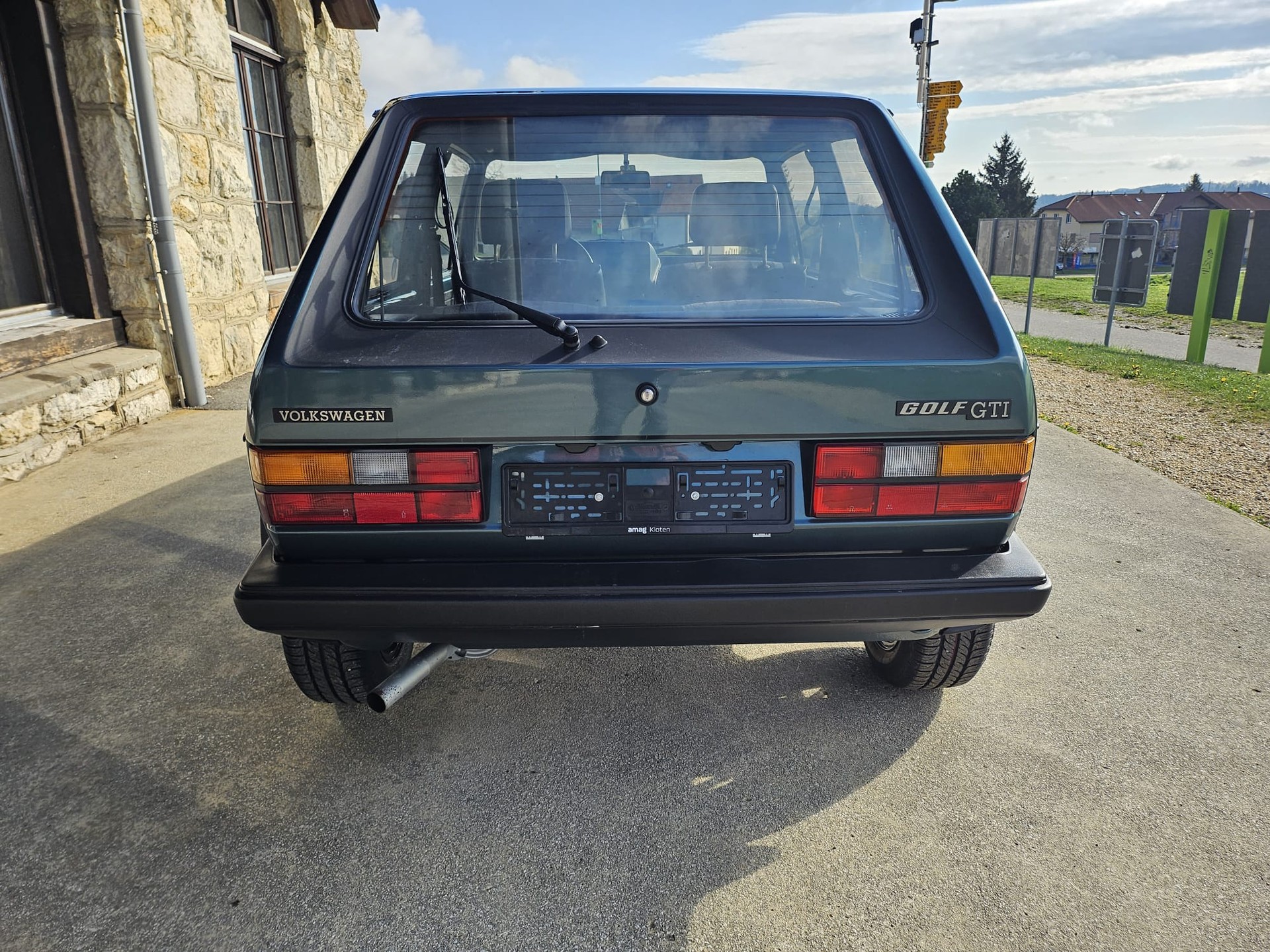 VW GOLF 1800 GTI ORIGINAL VETERANENFAHRZEUG EXPERTISE VETERAN EN BON ETAT-image-8