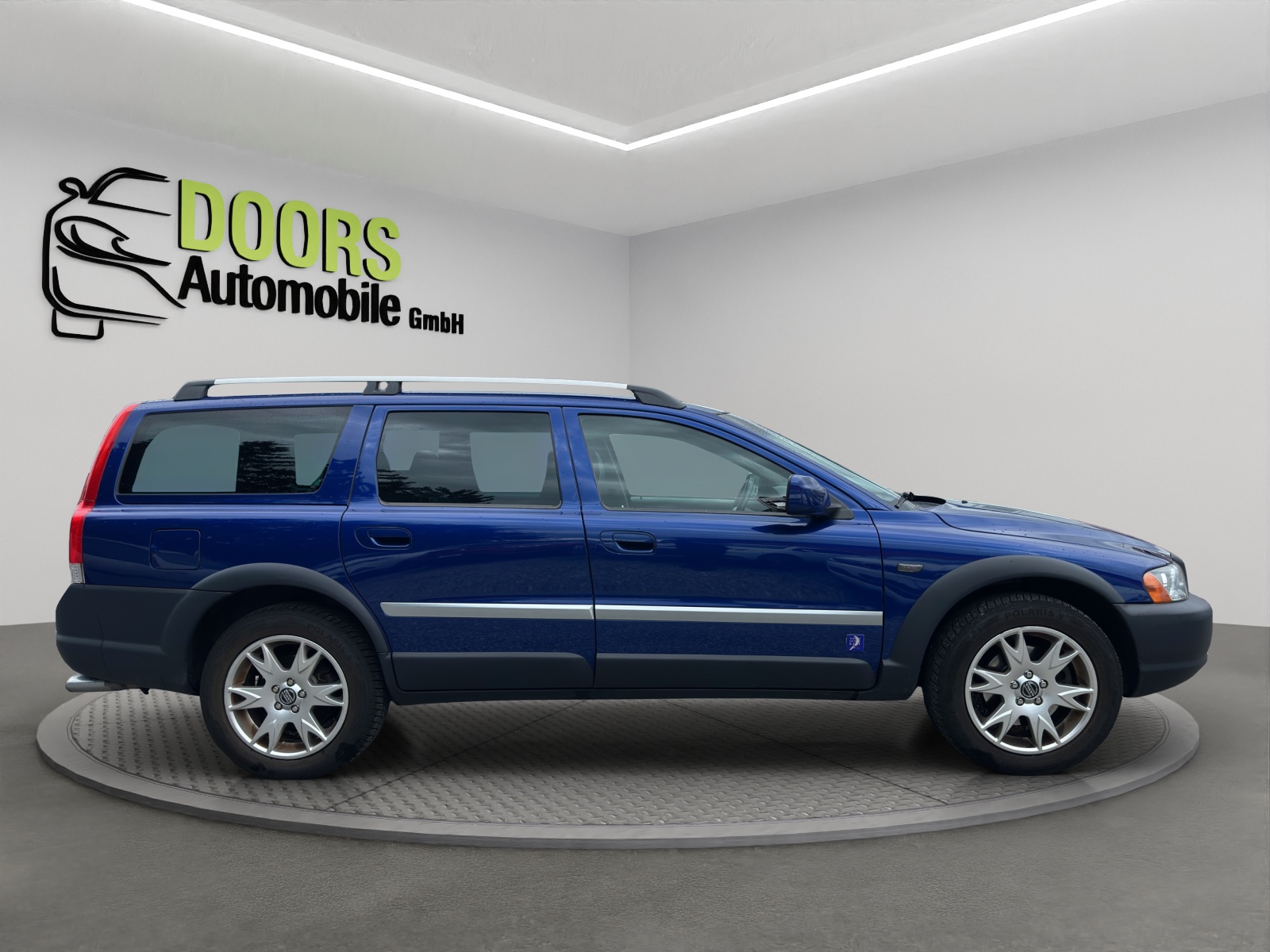 VOLVO XC70 2.5T AWD Momentum-image-8