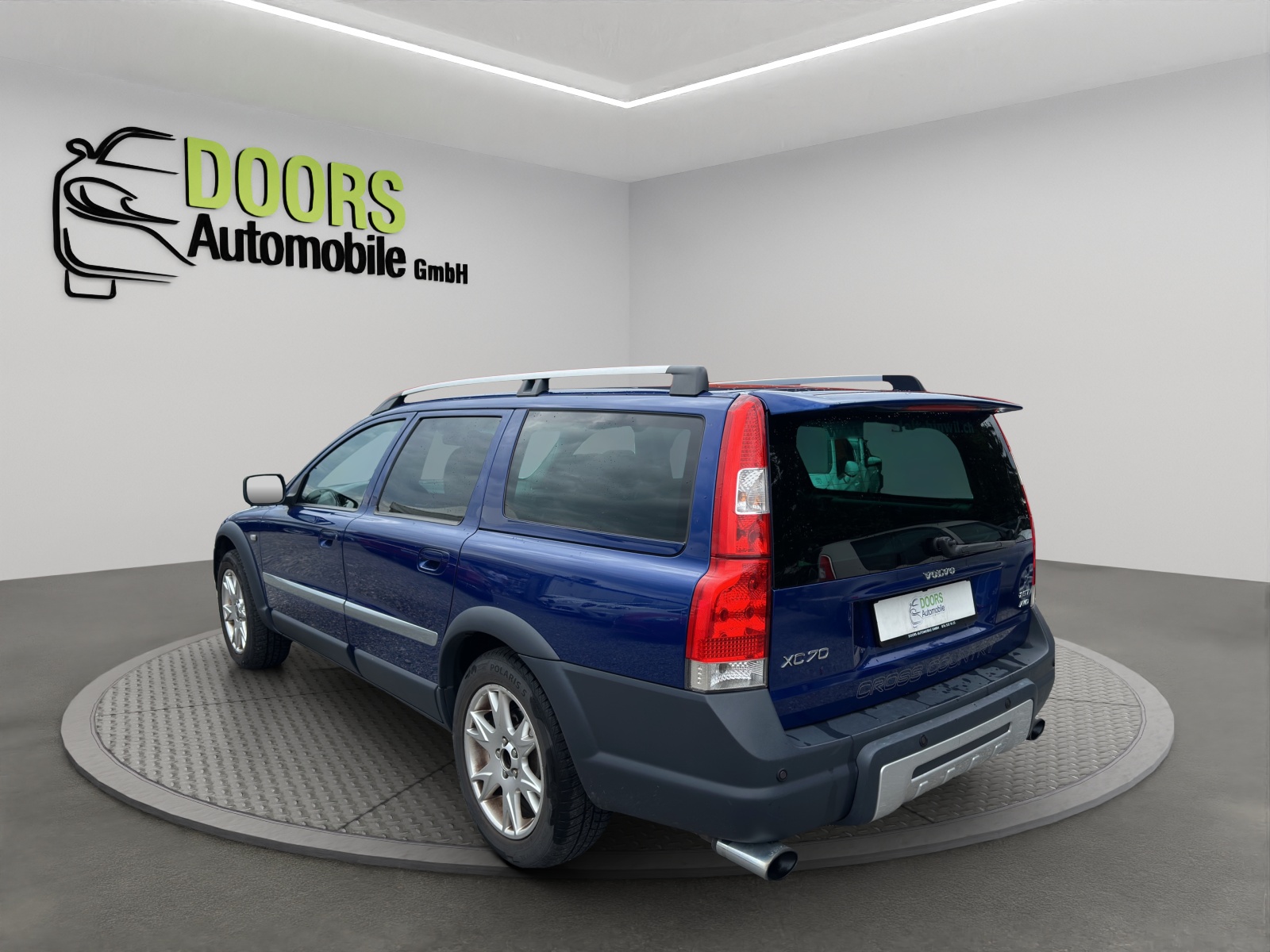 VOLVO XC70 2.5T AWD Momentum-image-6