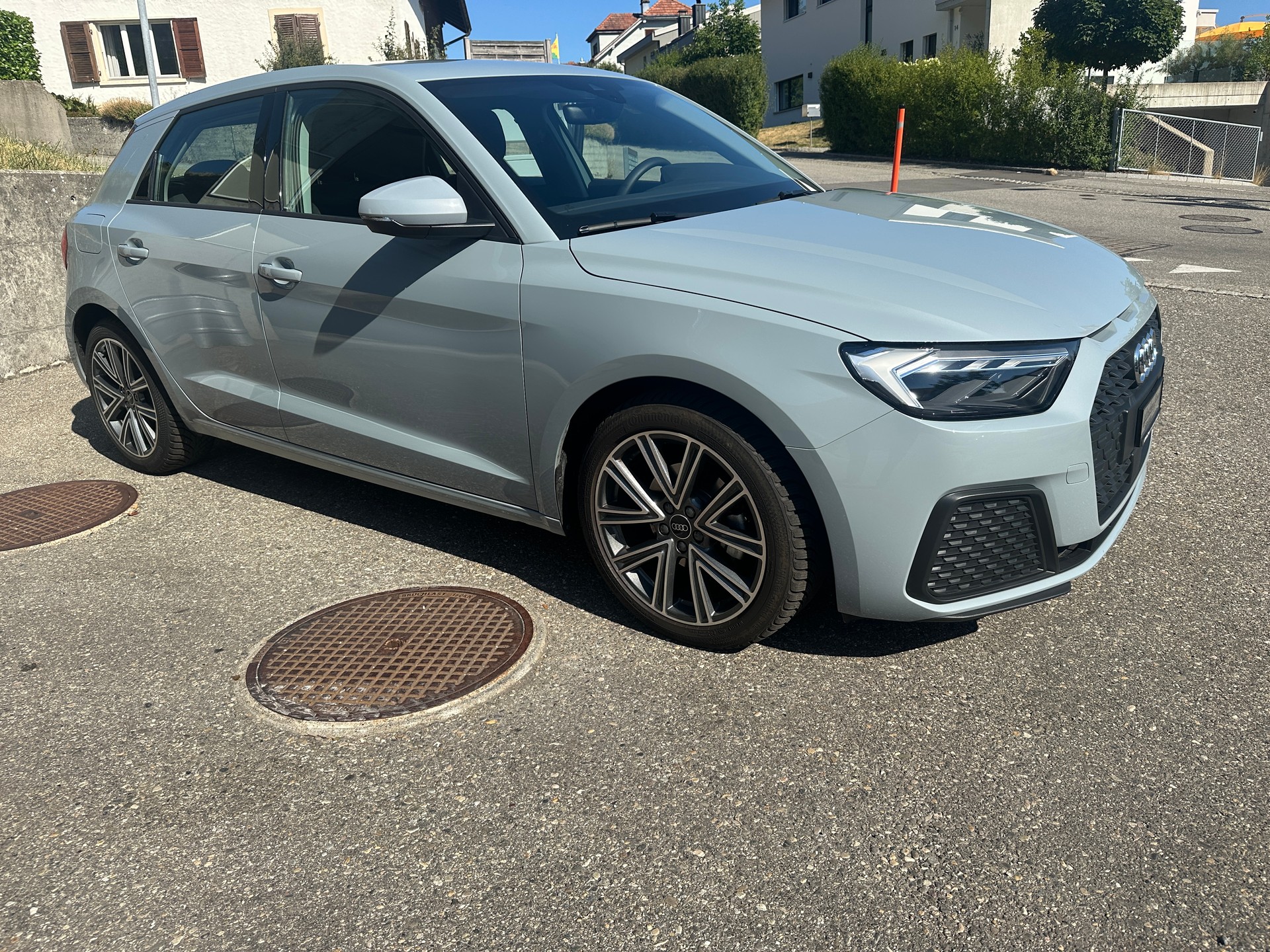 AUDI A1 Sportback 30 TFSI Attraction S-tronic-image-4
