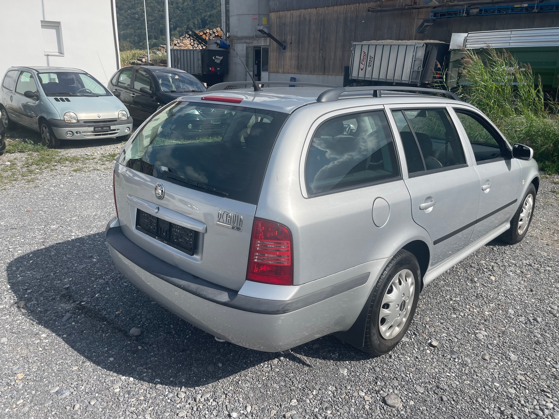 SKODA Octavia 2.0 Elegance-image-1