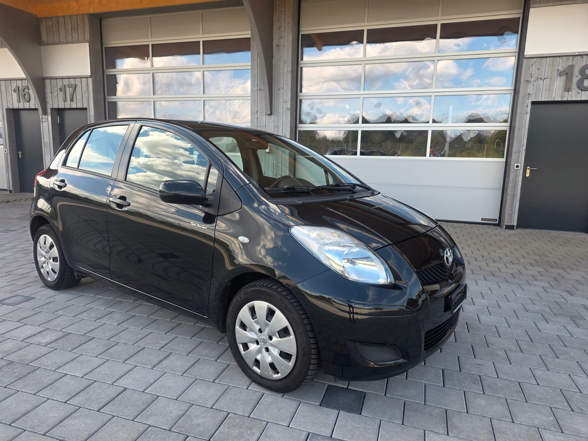 TOYOTA Yaris 1.33 Look Multimode-image-2