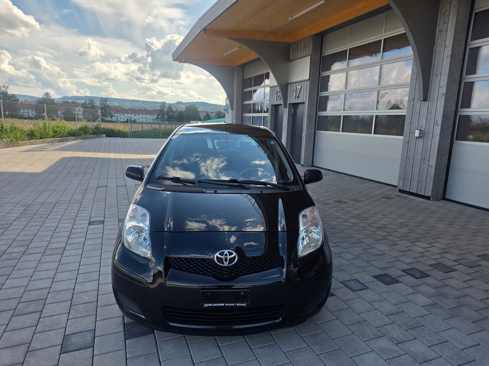 TOYOTA Yaris 1.33 Look Multimode-image-1
