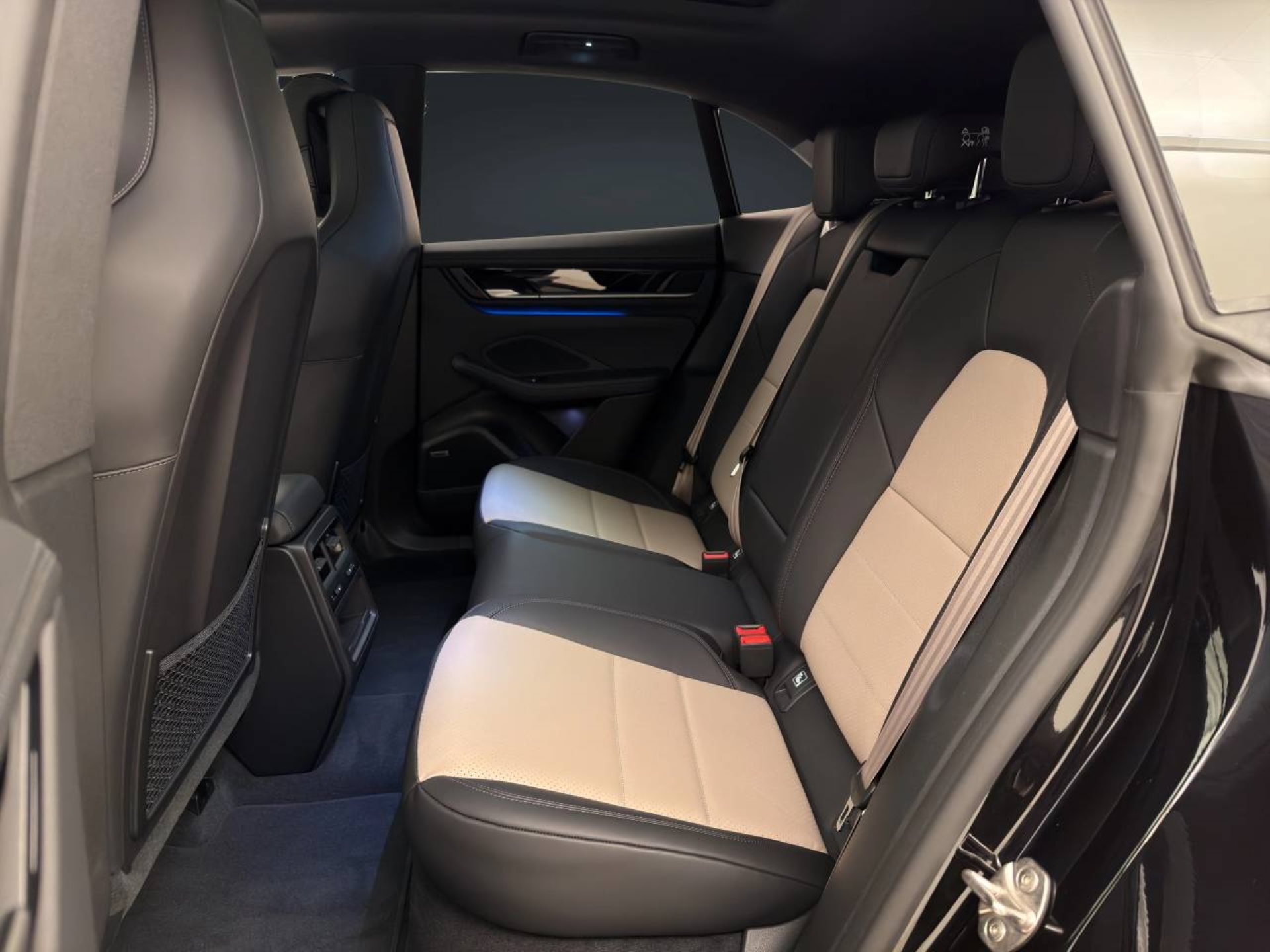 PORSCHE Macan 4S-image-18