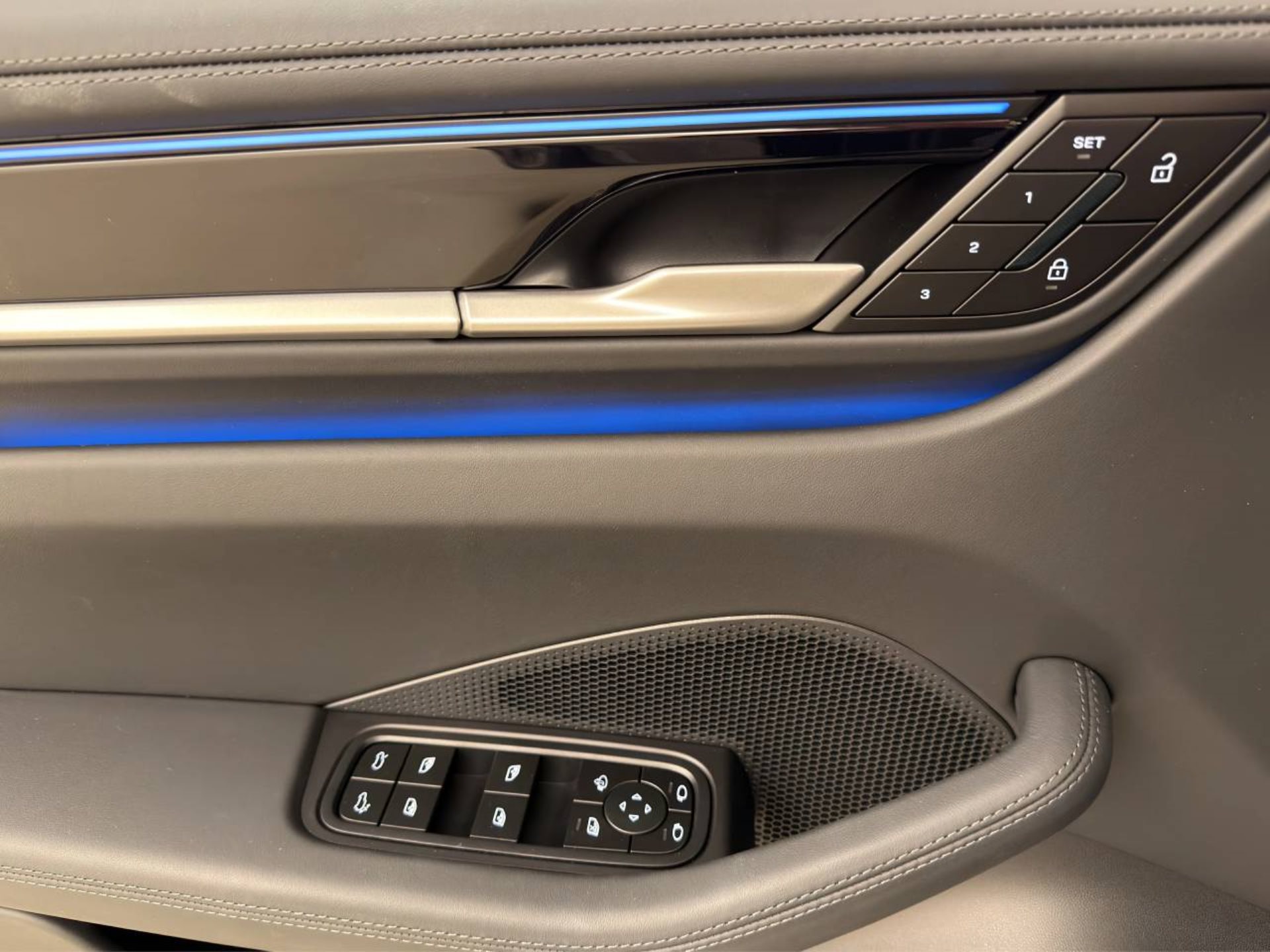PORSCHE Macan 4S-image-20