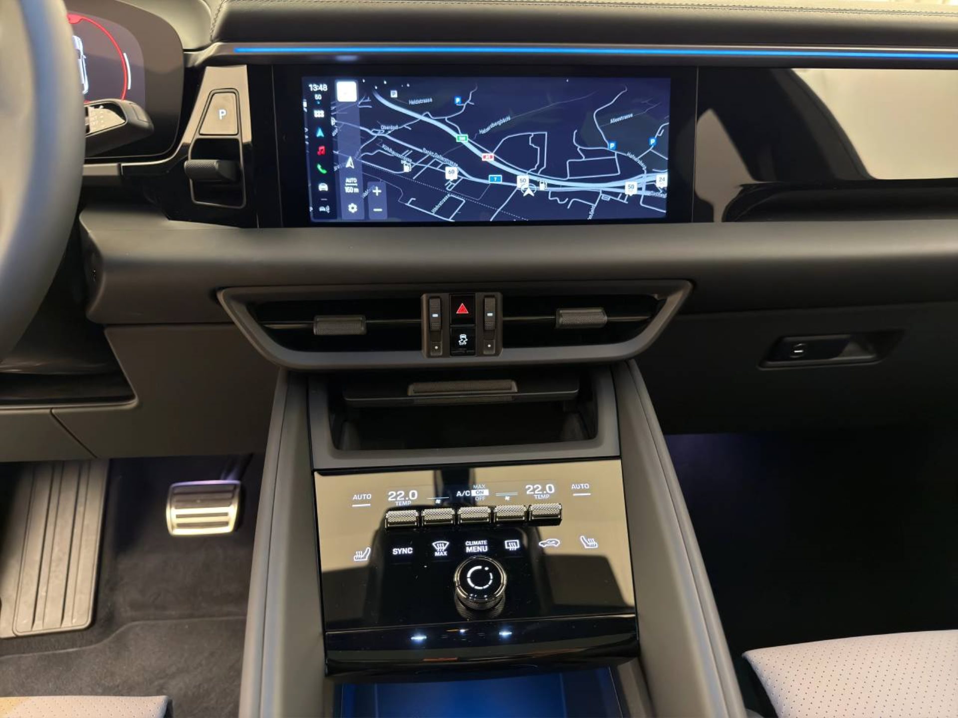 PORSCHE Macan 4S-image-16