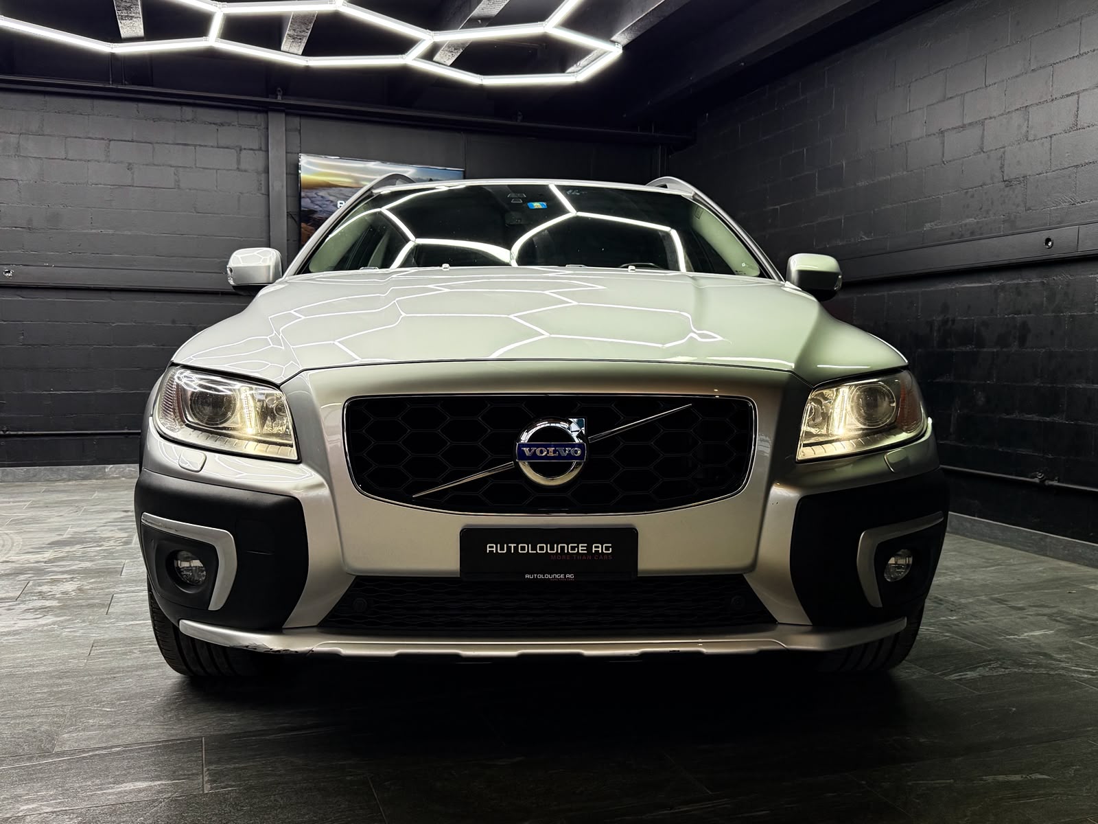 VOLVO XC70 D5 AWD *AHK* Kinetic Dynamic Edition Geartronic-image-2