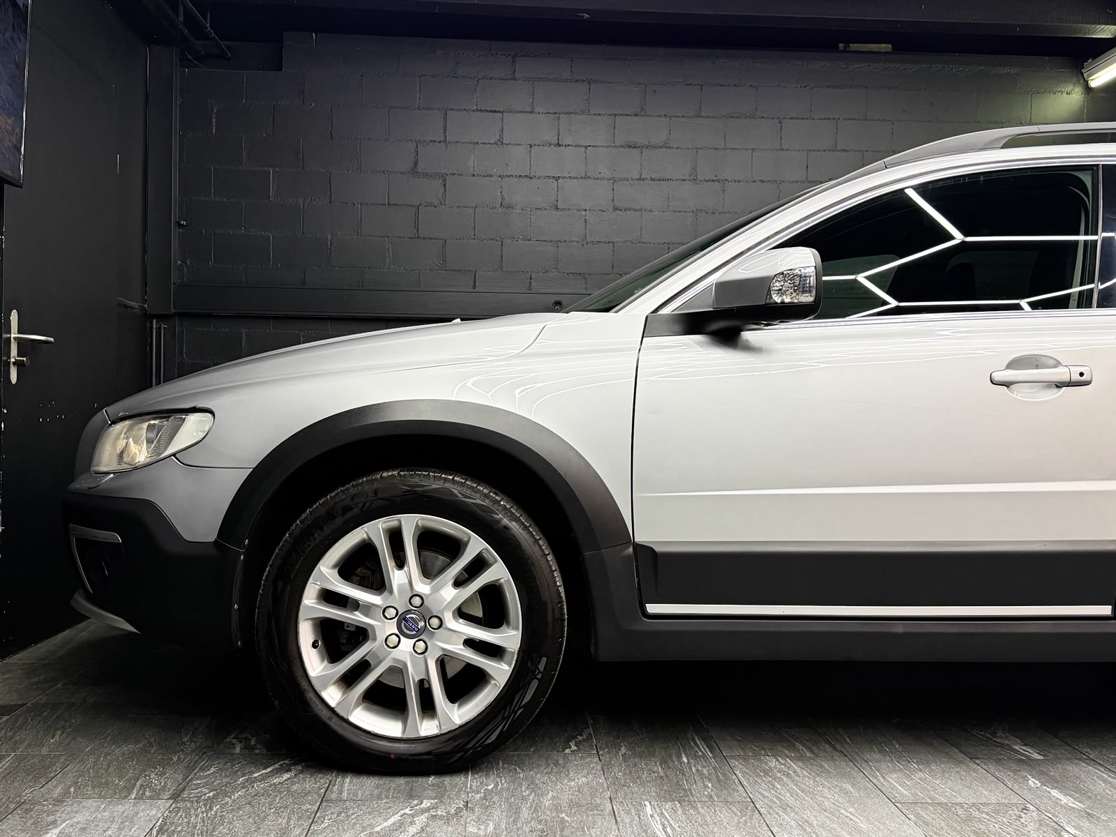 VOLVO XC70 D5 AWD *AHK* Kinetic Dynamic Edition Geartronic-image-6