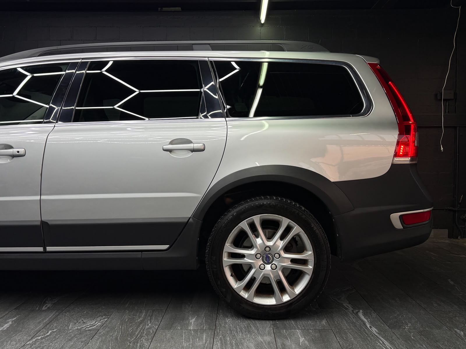 VOLVO XC70 D5 AWD *AHK* Kinetic Dynamic Edition Geartronic-image-5