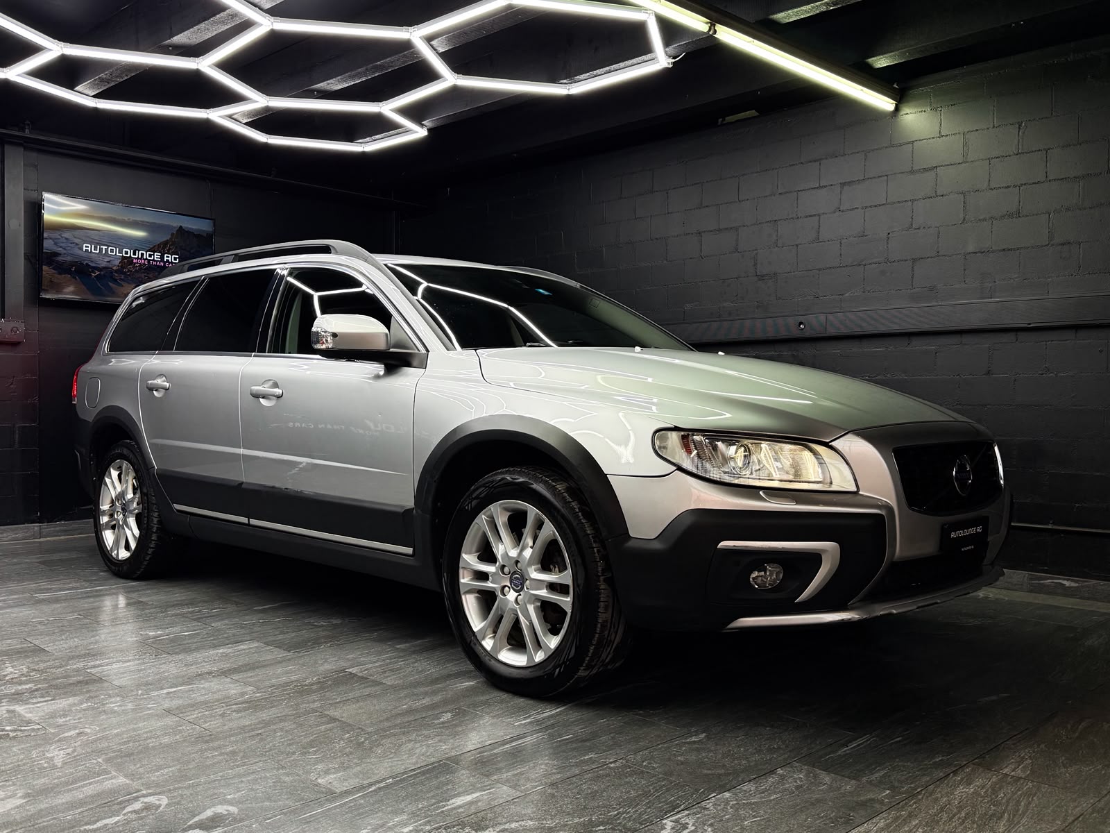 VOLVO XC70 D5 AWD *AHK* Kinetic Dynamic Edition Geartronic-image-1