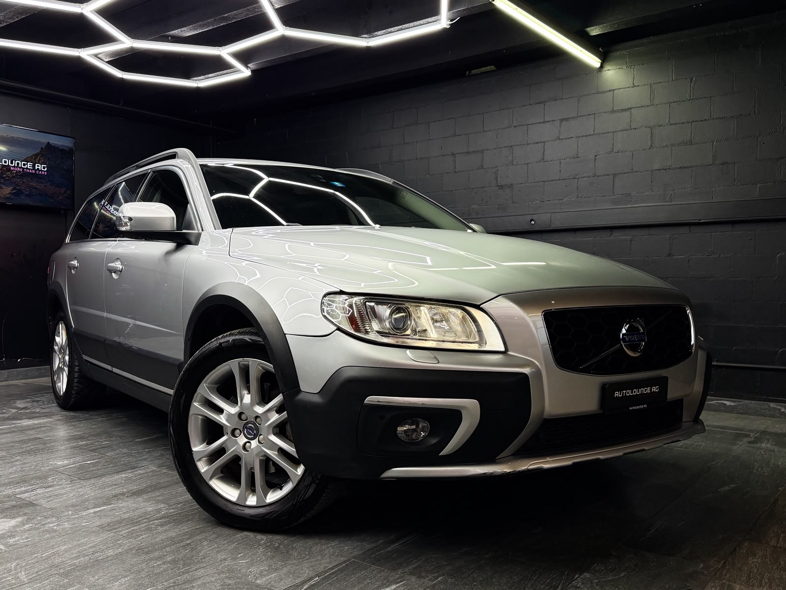 VOLVO XC70 D5 AWD *AHK* Kinetic Dynamic Edition Geartronic-image-0