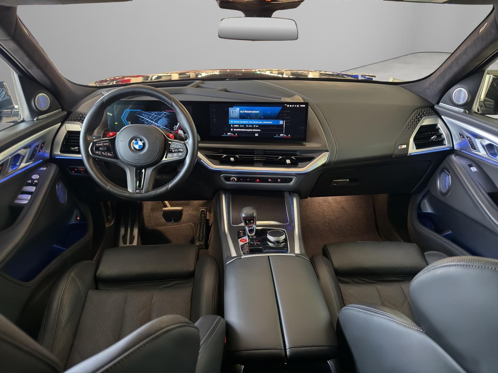 BMW XM-image-12