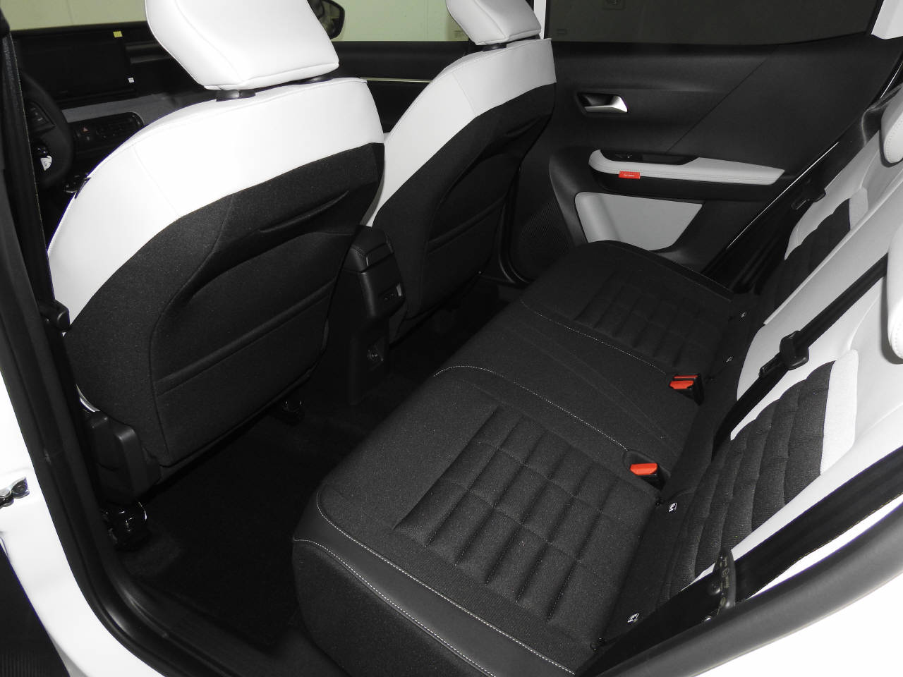 CITROEN C3 Aircross 1.2 Hybrid Plus-image-13