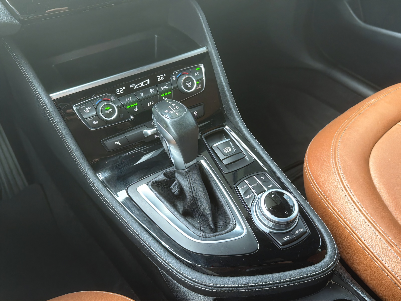 BMW 2er Reihe F46 Gran Tourer 218d-image-12
