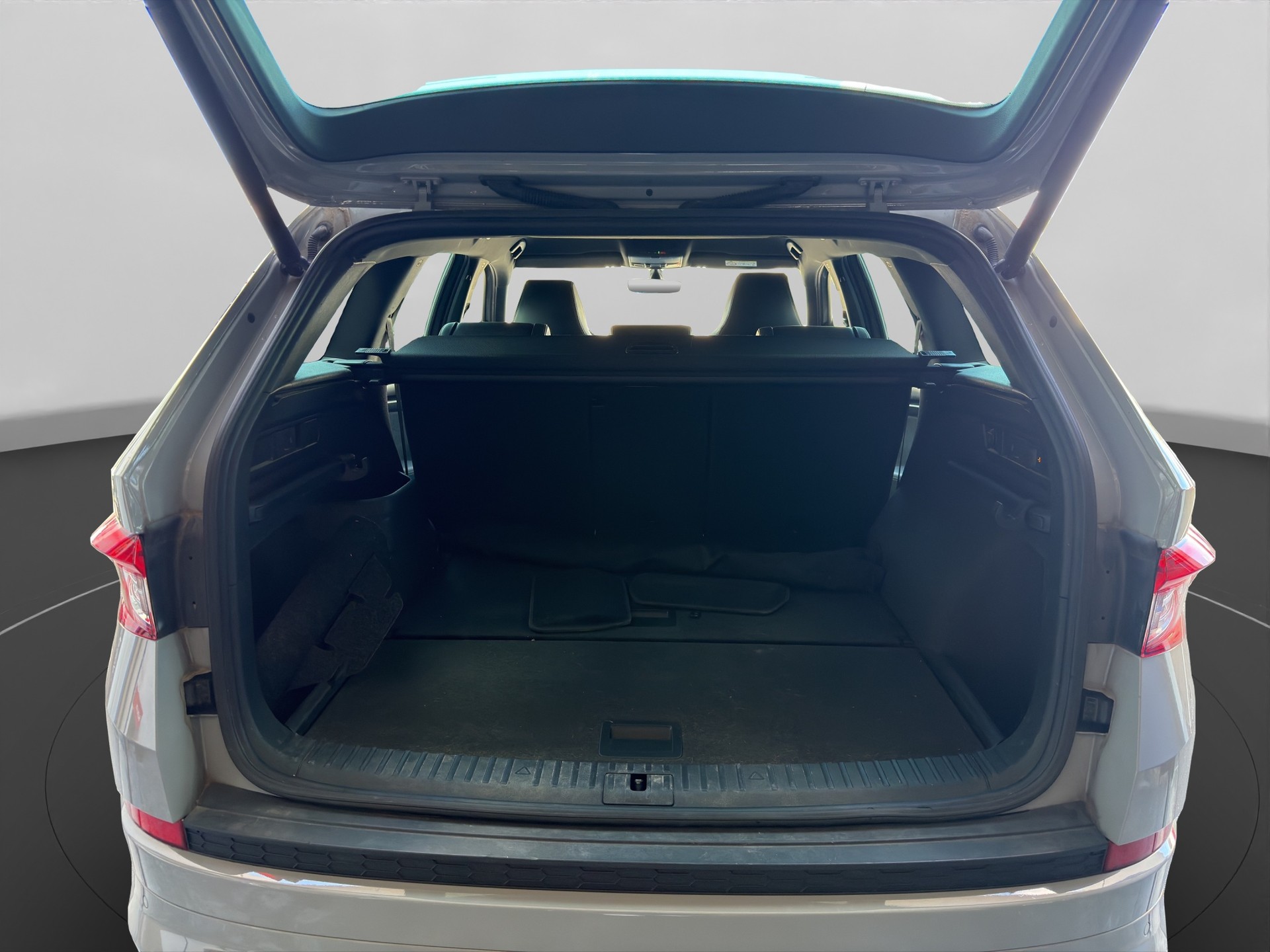SKODA Kodiaq 2.0 TSI 4x4 SportLine-image-11