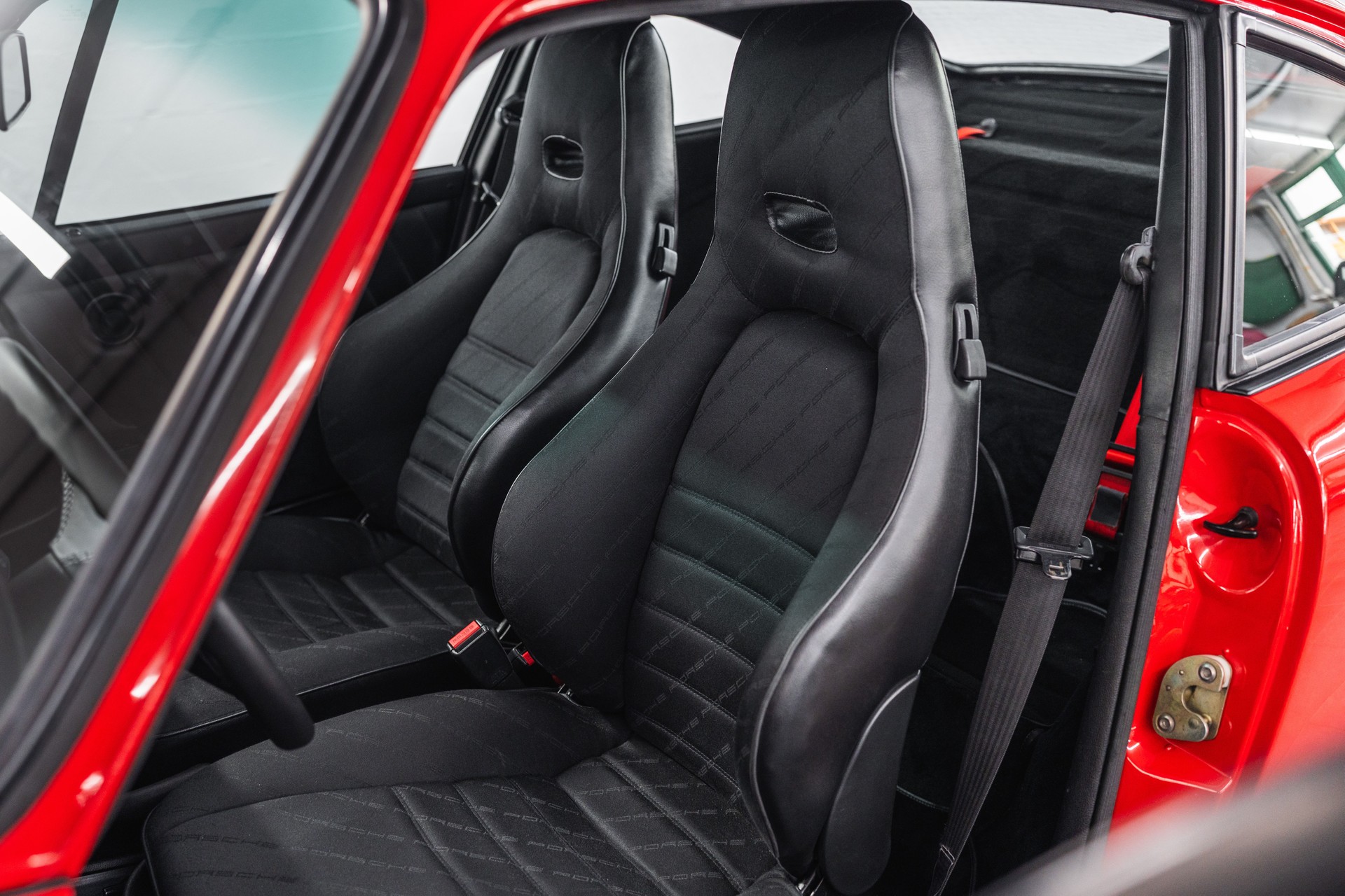 PORSCHE 911 Carrera Club Sport (Clubsport) CS-image-15