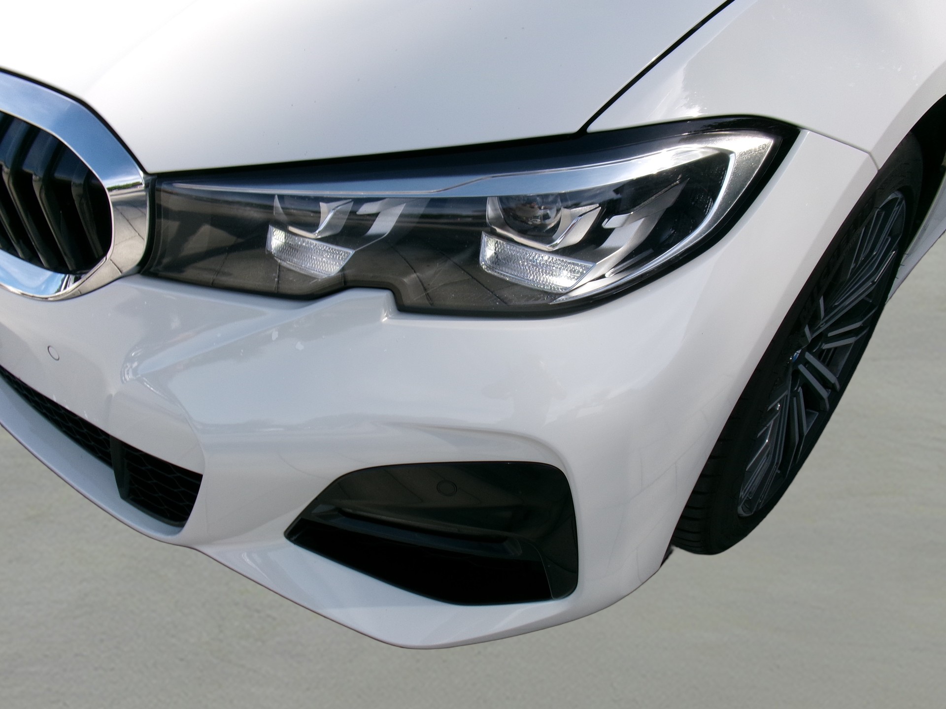 BMW 320d xDrive Touring M Sport Steptronic-image-4