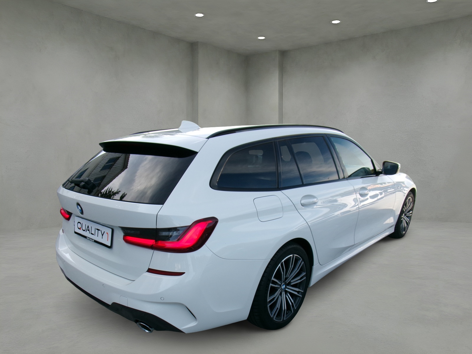 BMW 320d xDrive Touring M Sport Steptronic-image-14
