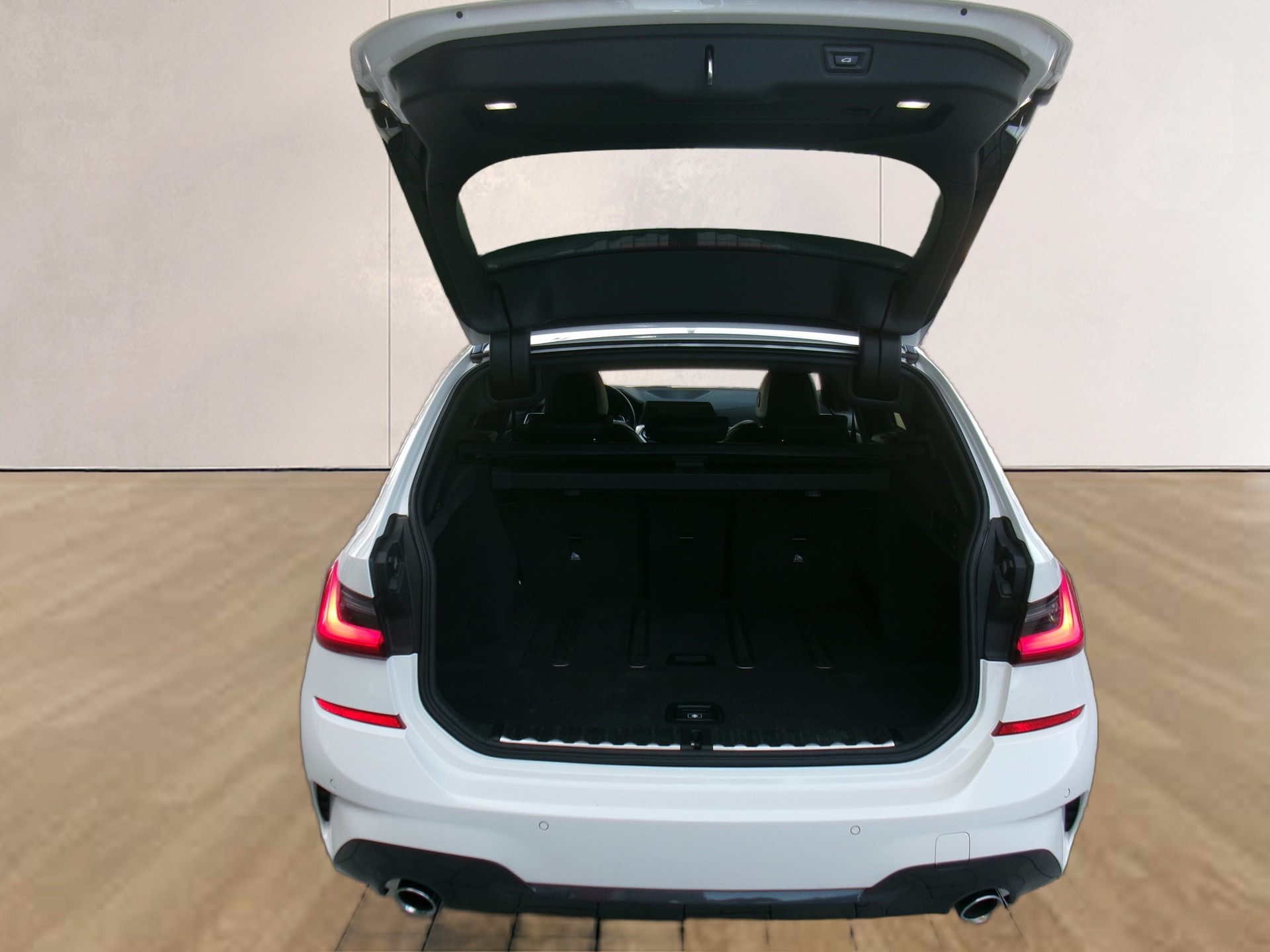 BMW 320d xDrive Touring M Sport Steptronic-image-15