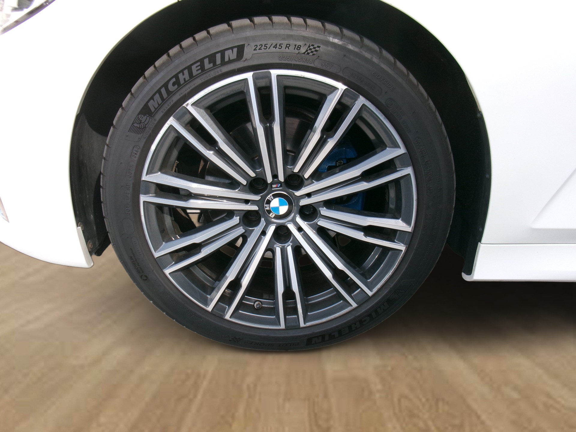 BMW 320d xDrive Touring M Sport Steptronic-image-3