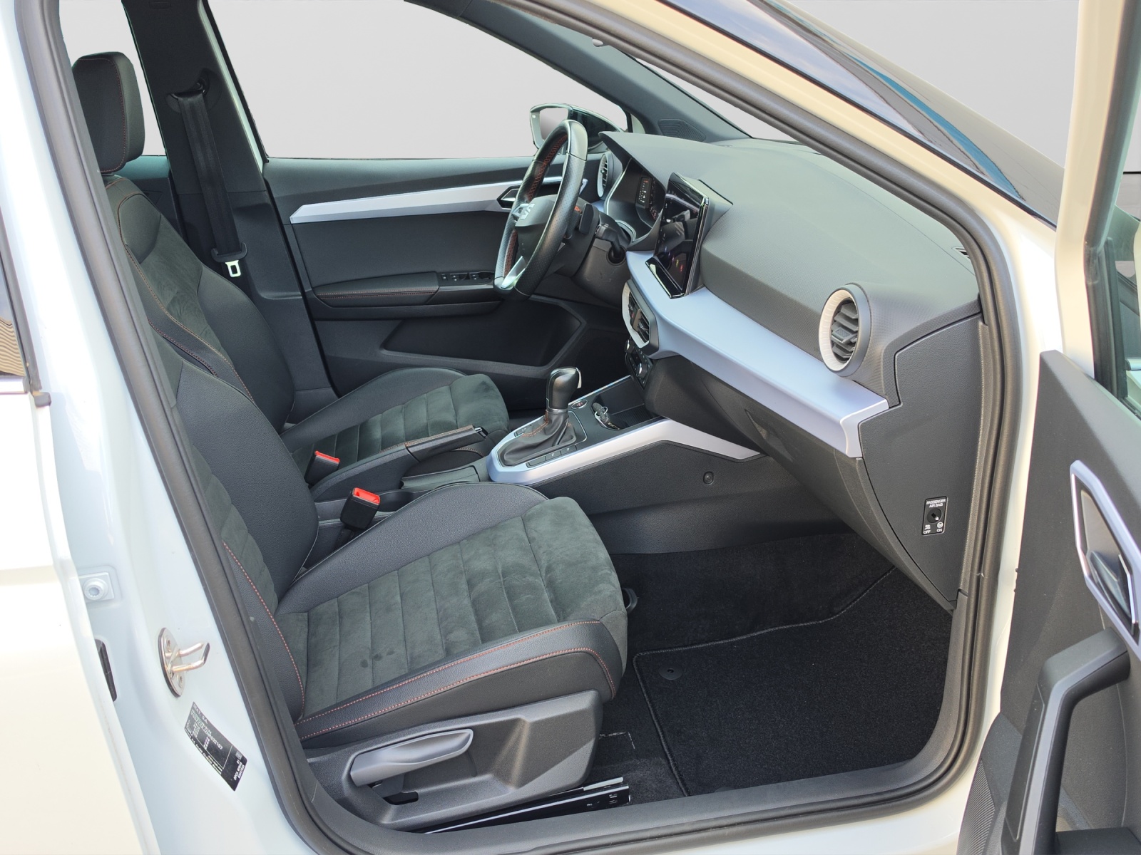 SEAT Arona 1.5 TSI FR DSG-image-8