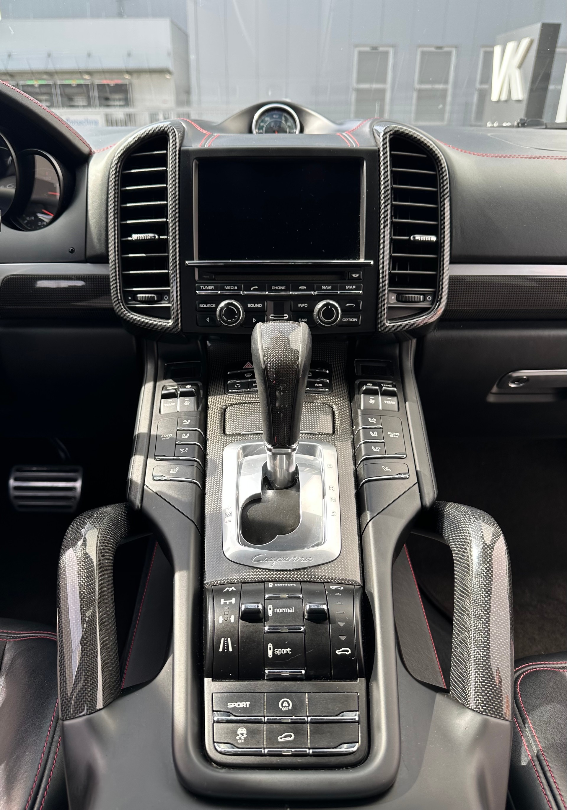 PORSCHE 4.8 V8 GTS TipT-image-10