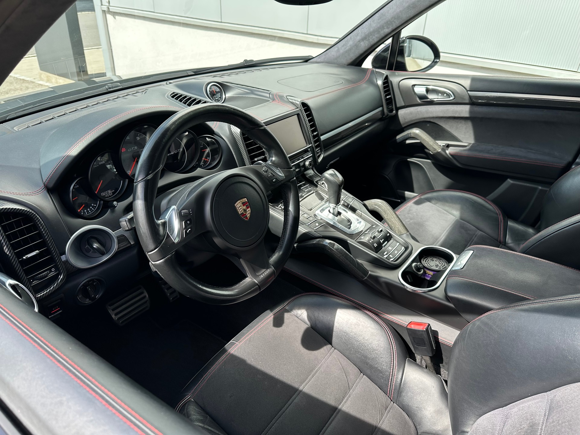 PORSCHE 4.8 V8 GTS TipT-image-5