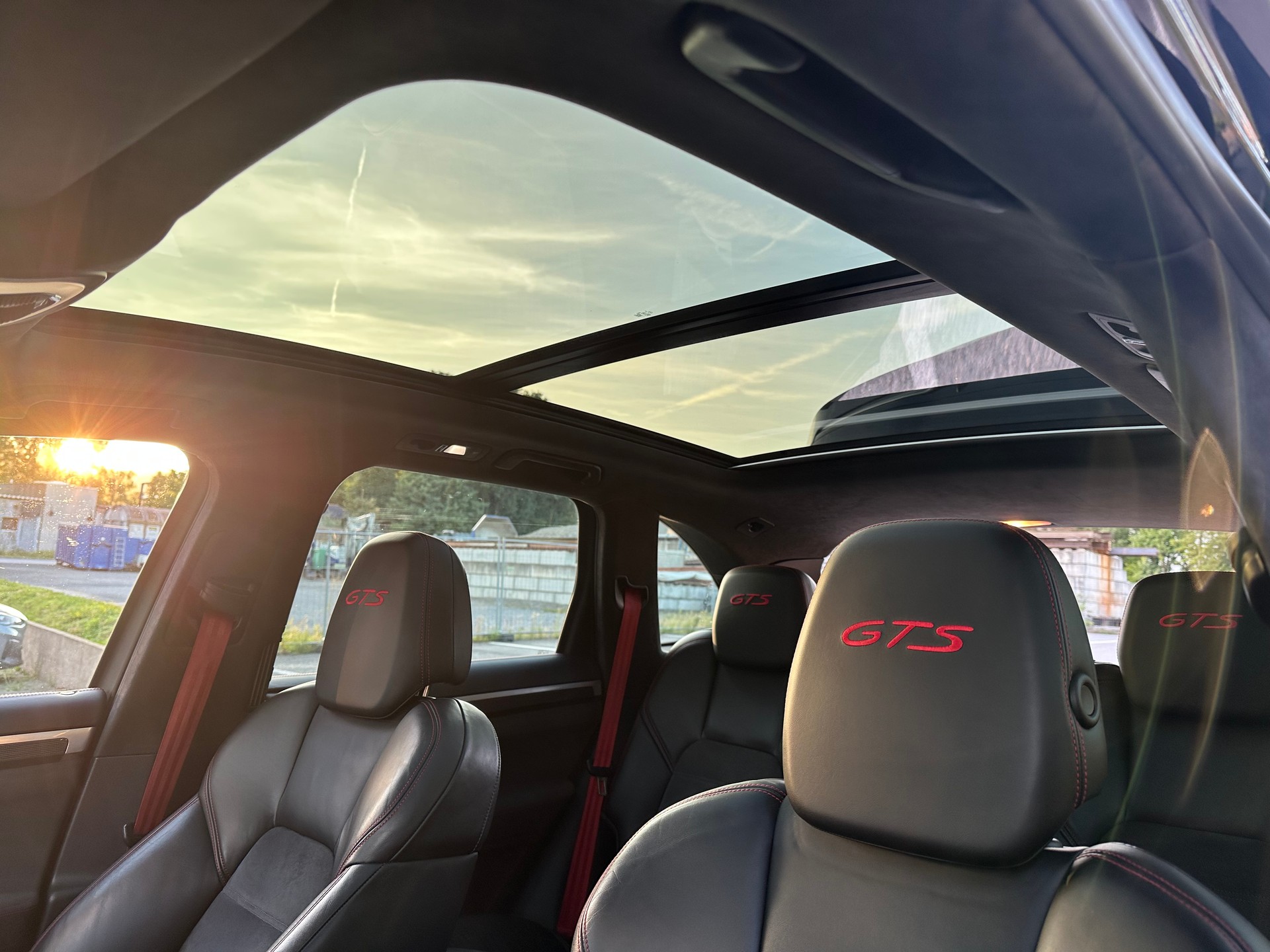 PORSCHE 4.8 V8 GTS TipT-image-14