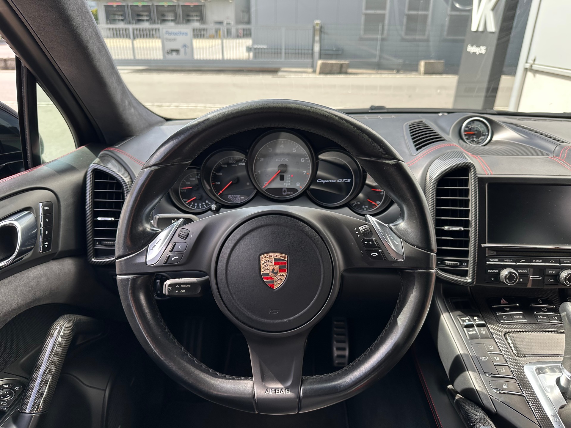 PORSCHE 4.8 V8 GTS TipT-image-12