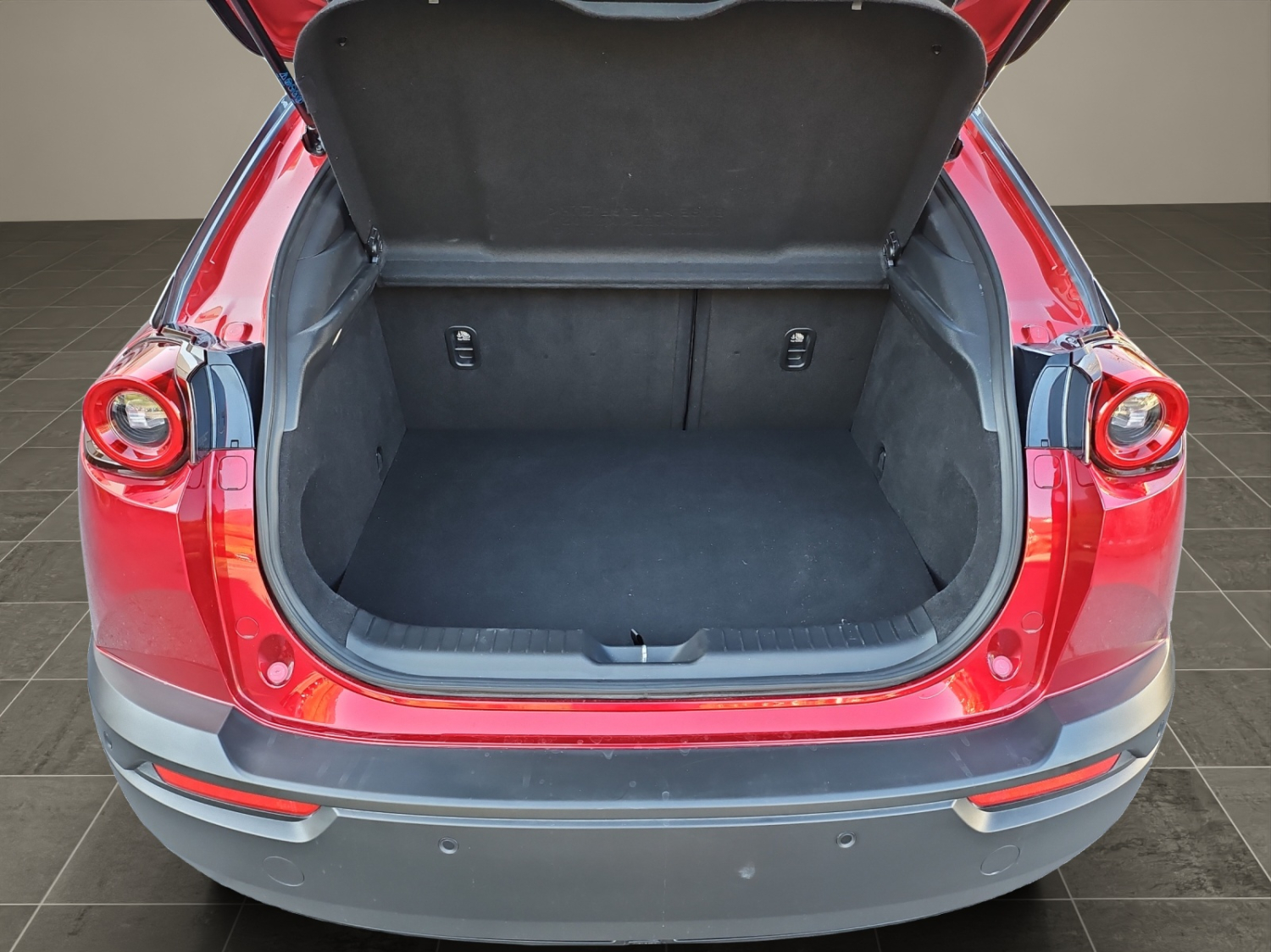 MAZDA MX-30 e-Skyactiv First Edition-image-16