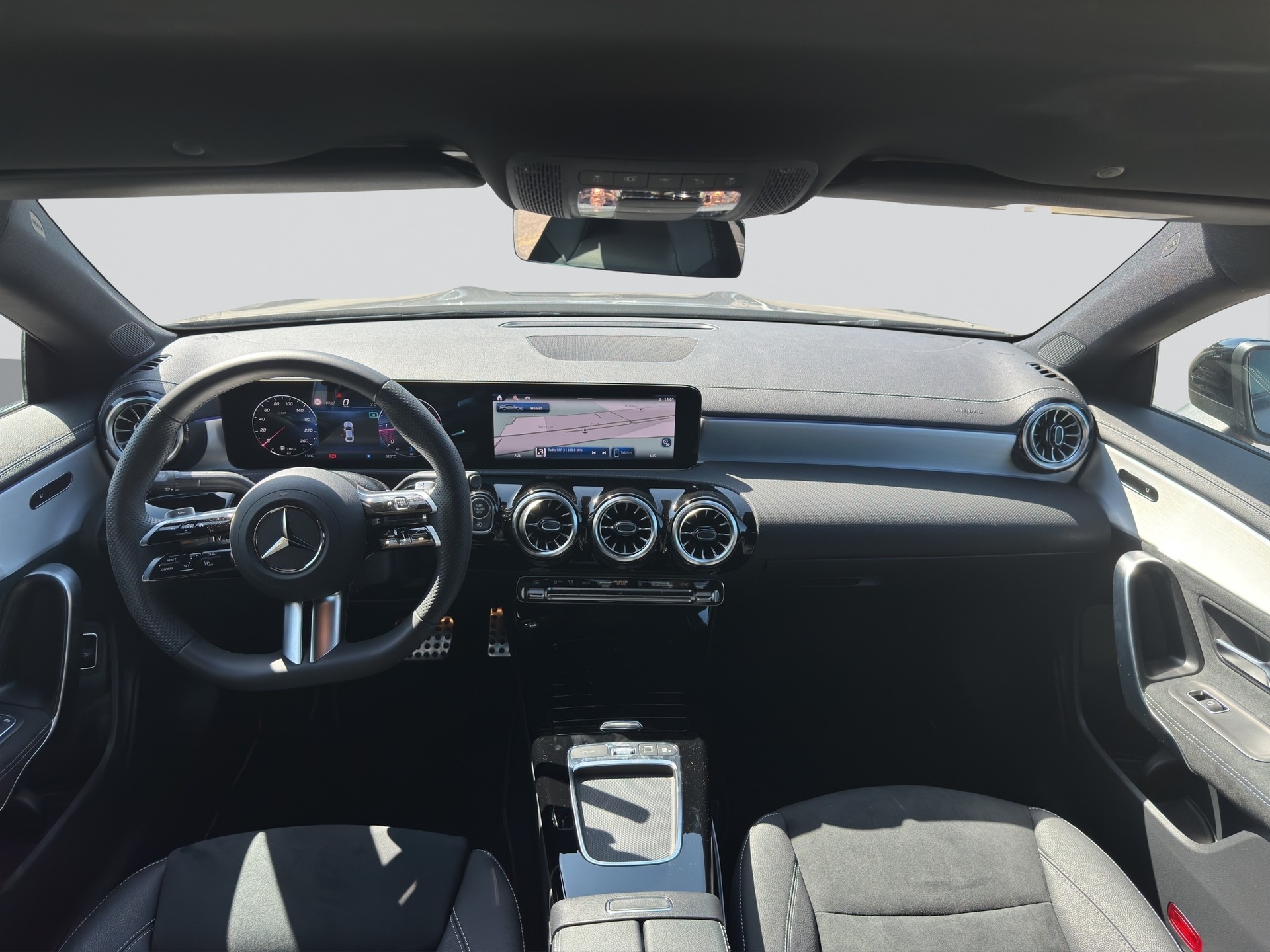 MERCEDES-BENZ CLA 200 d 8G-DCT AMG Edition Night-image-13