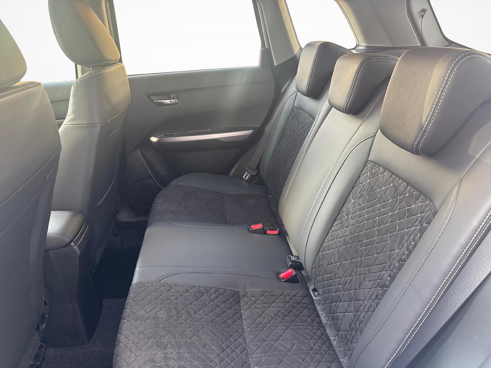 SUZUKI Vitara 1.4 T Piz Sulai Top Hybrid 4x4-image-10