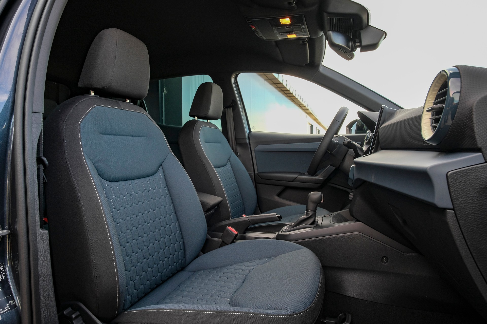 SEAT Arona 1.0 TSI Eco Style DSG-image-10