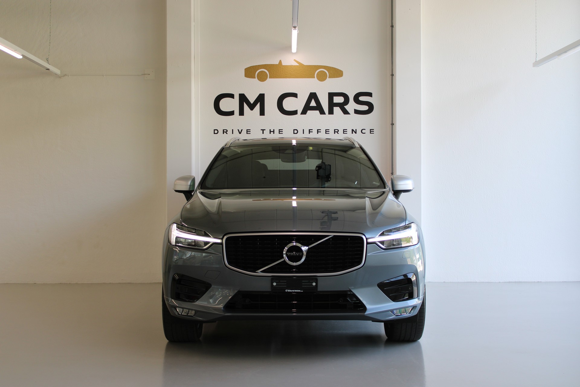 VOLVO XC60 D4 AWD R-Design Geartronic-image-1