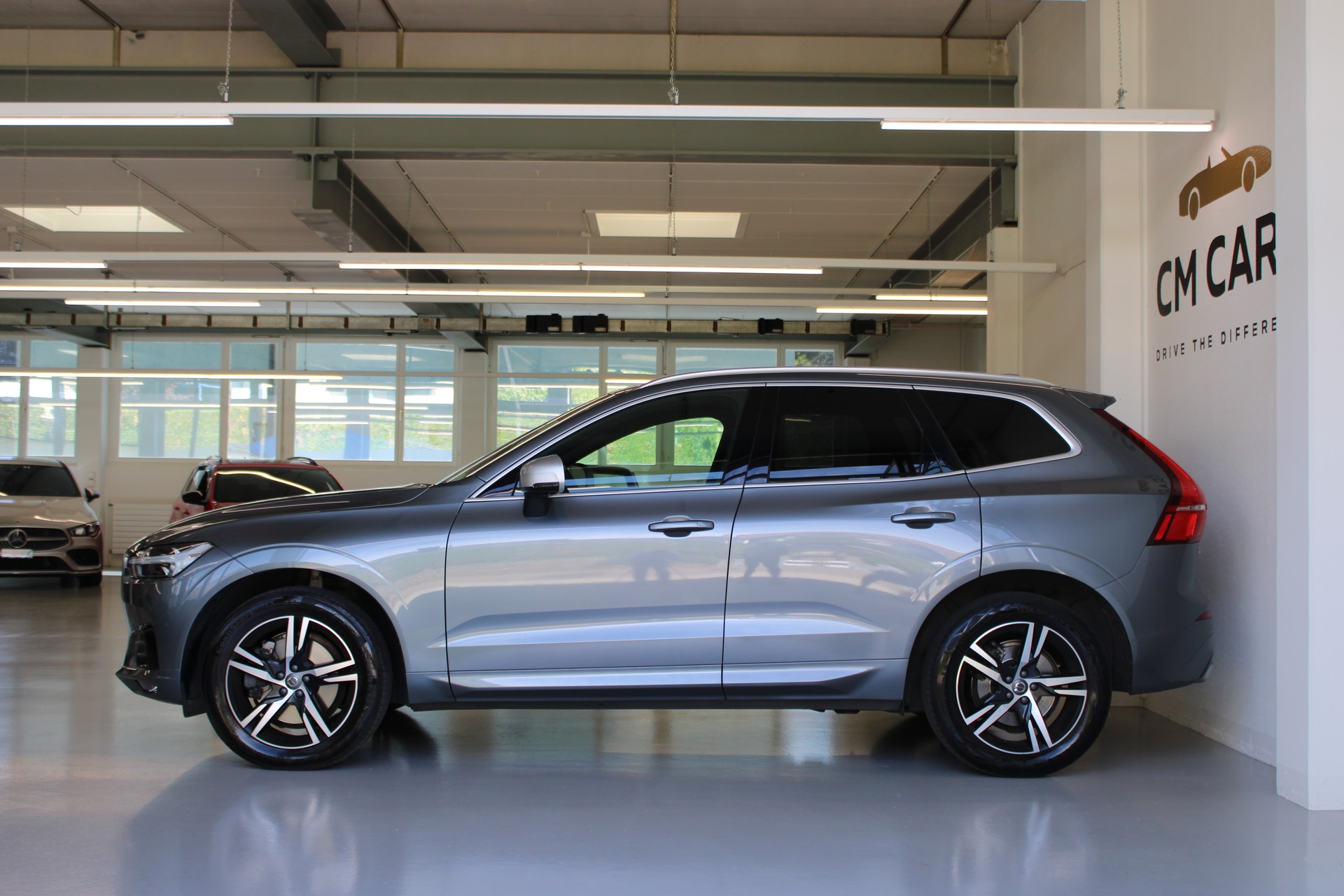 VOLVO XC60 D4 AWD R-Design Geartronic-image-3