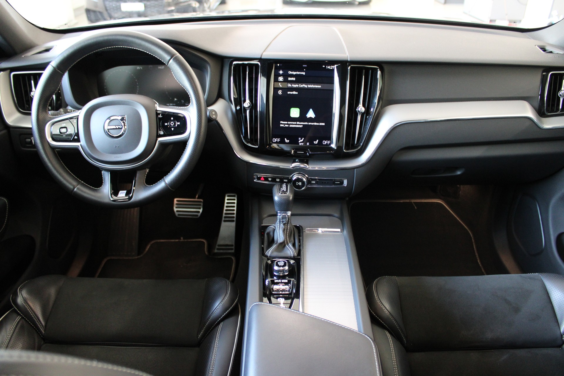 VOLVO XC60 D4 AWD R-Design Geartronic-image-12