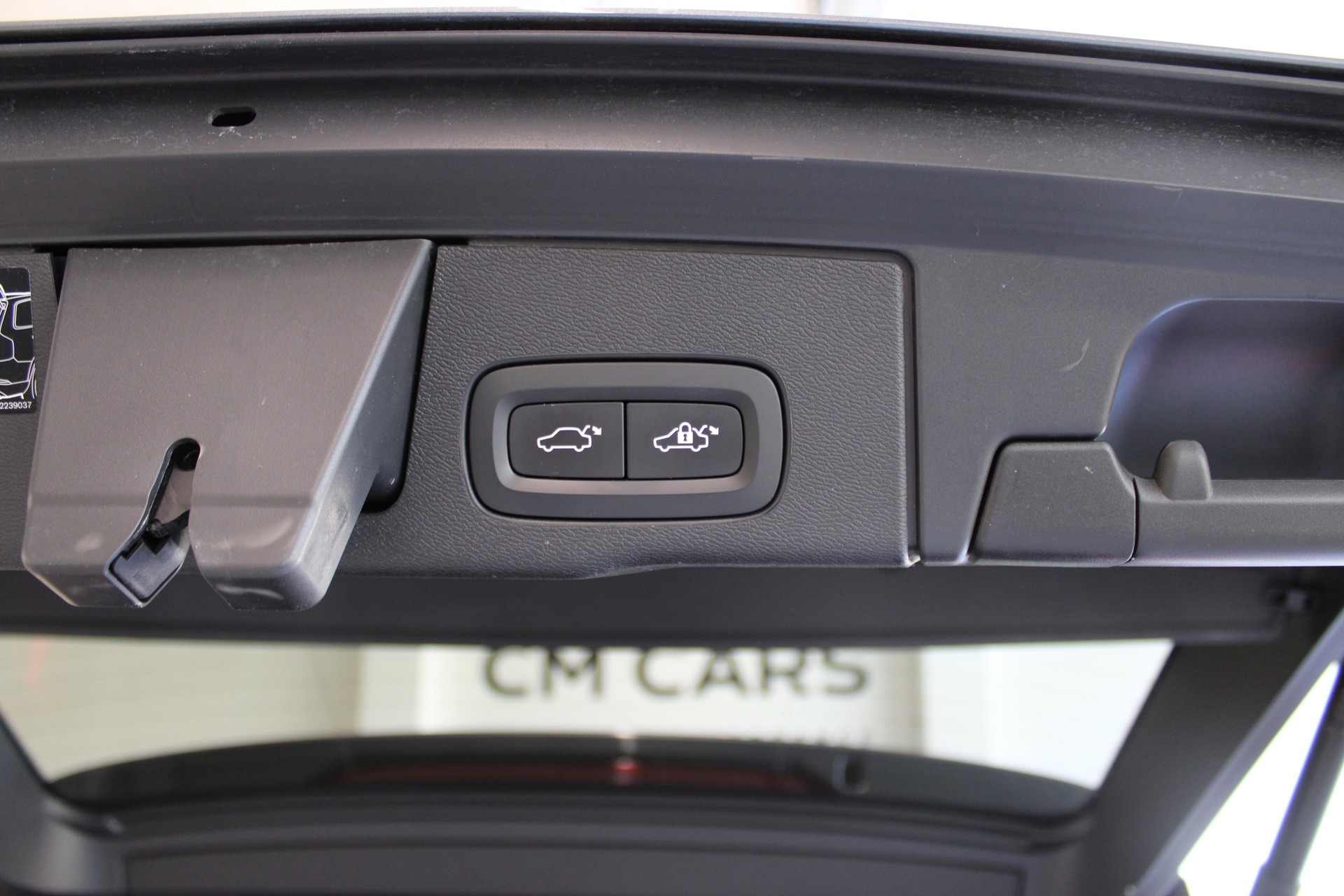 VOLVO XC60 D4 AWD R-Design Geartronic-image-20
