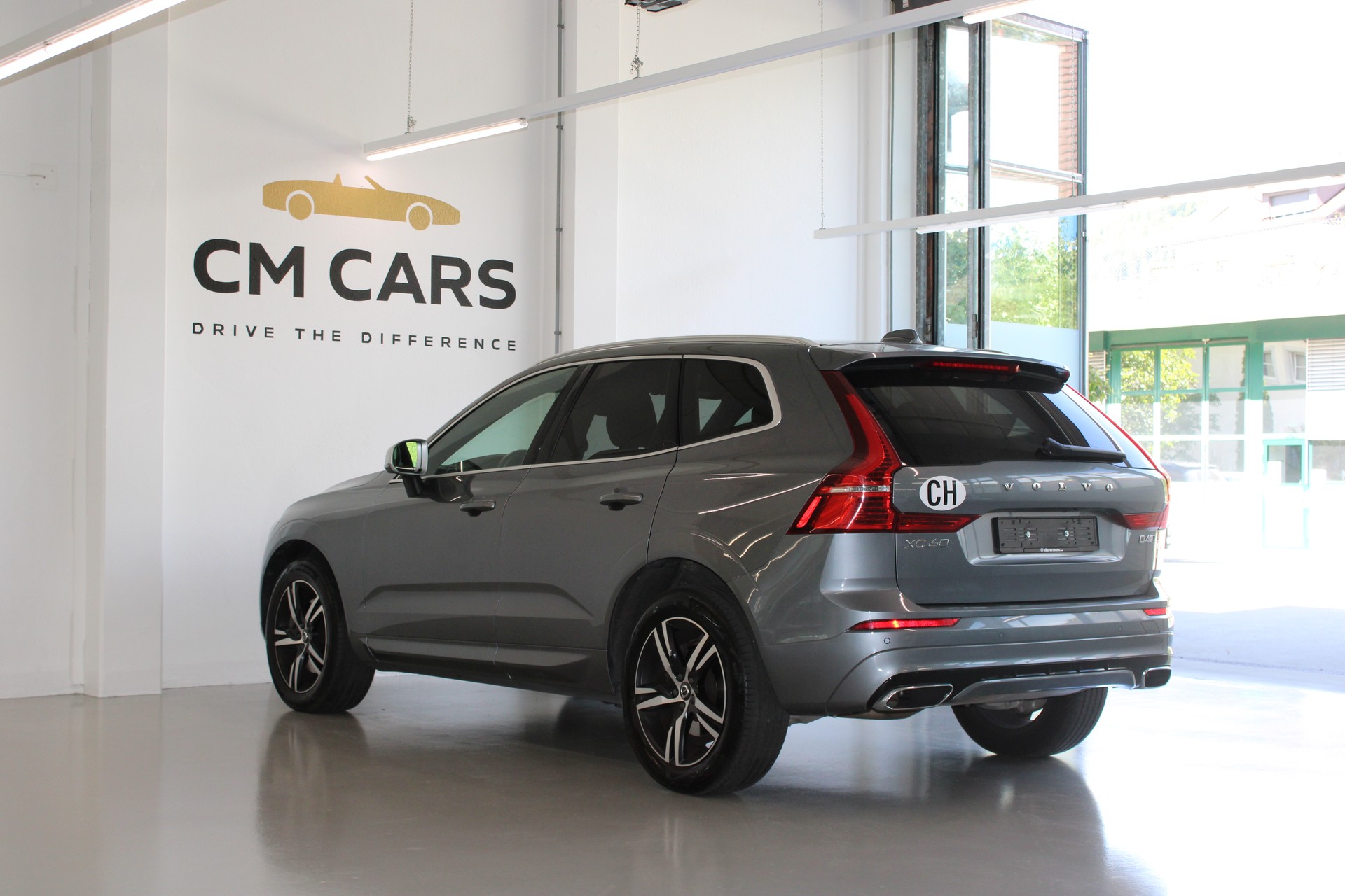 VOLVO XC60 D4 AWD R-Design Geartronic-image-5